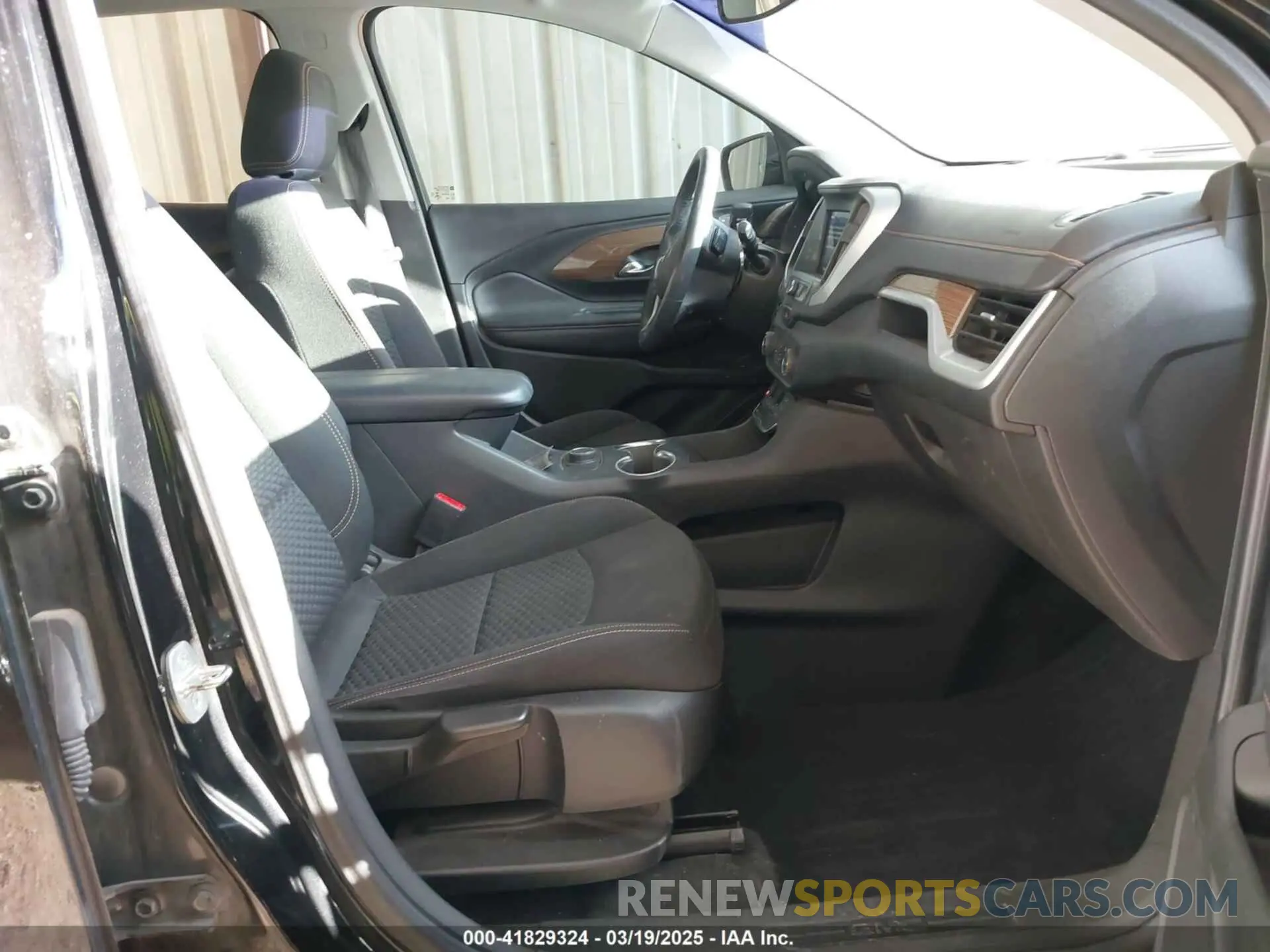 5 Photograph of a damaged car 3GKALMEV6LL296032 GMC TERRAIN 2020