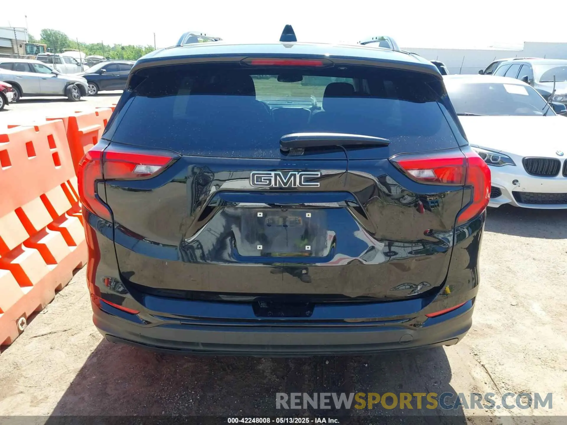 15 Photograph of a damaged car 3GKALMEV7LL261726 GMC TERRAIN 2020