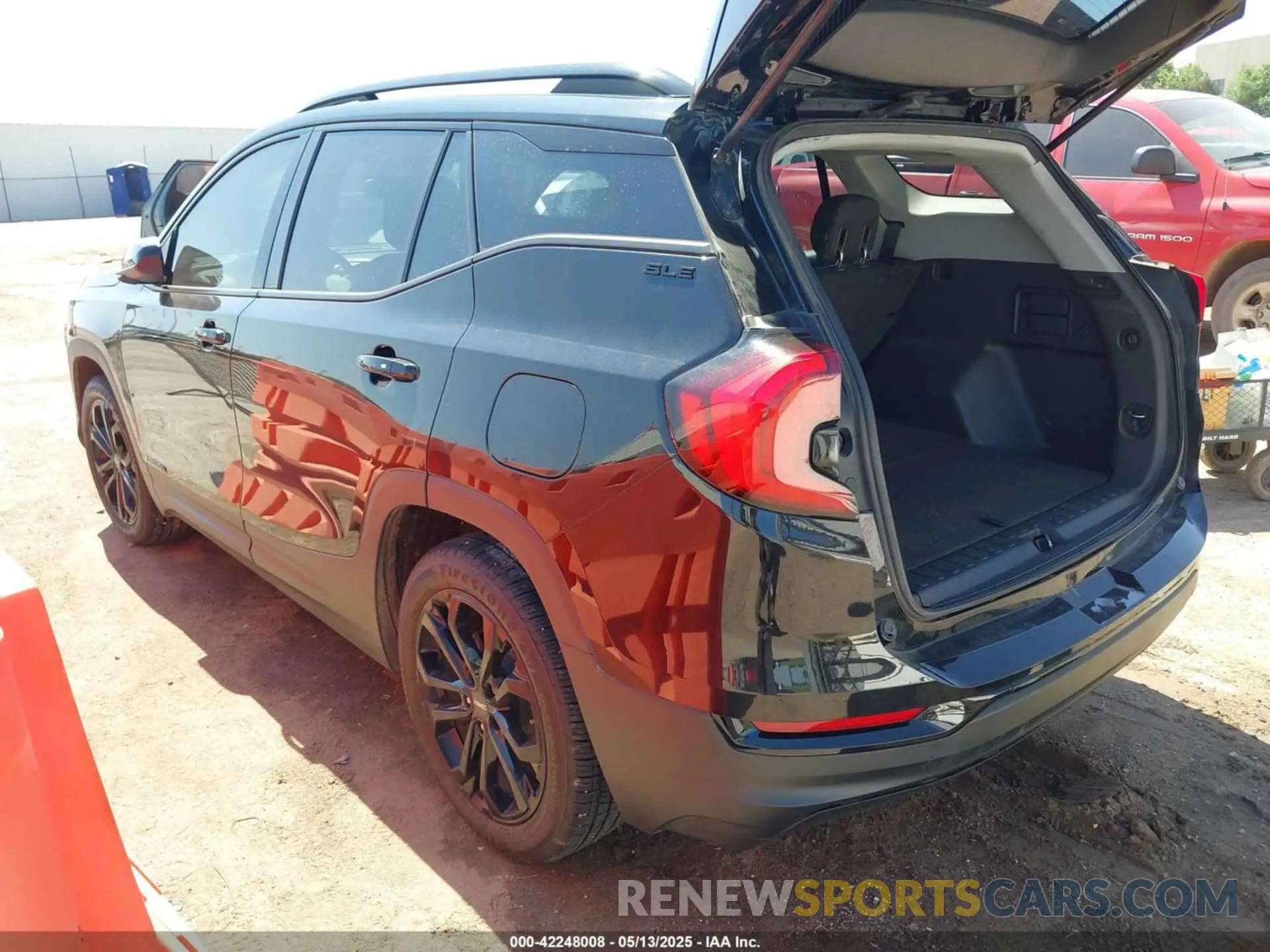 3 Photograph of a damaged car 3GKALMEV7LL261726 GMC TERRAIN 2020