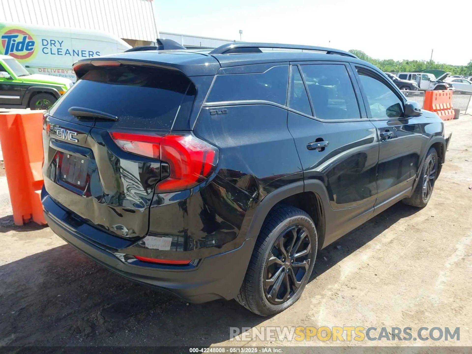 4 Photograph of a damaged car 3GKALMEV7LL261726 GMC TERRAIN 2020