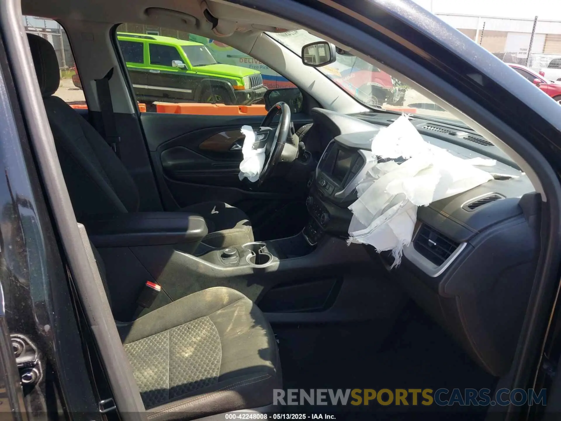 5 Photograph of a damaged car 3GKALMEV7LL261726 GMC TERRAIN 2020