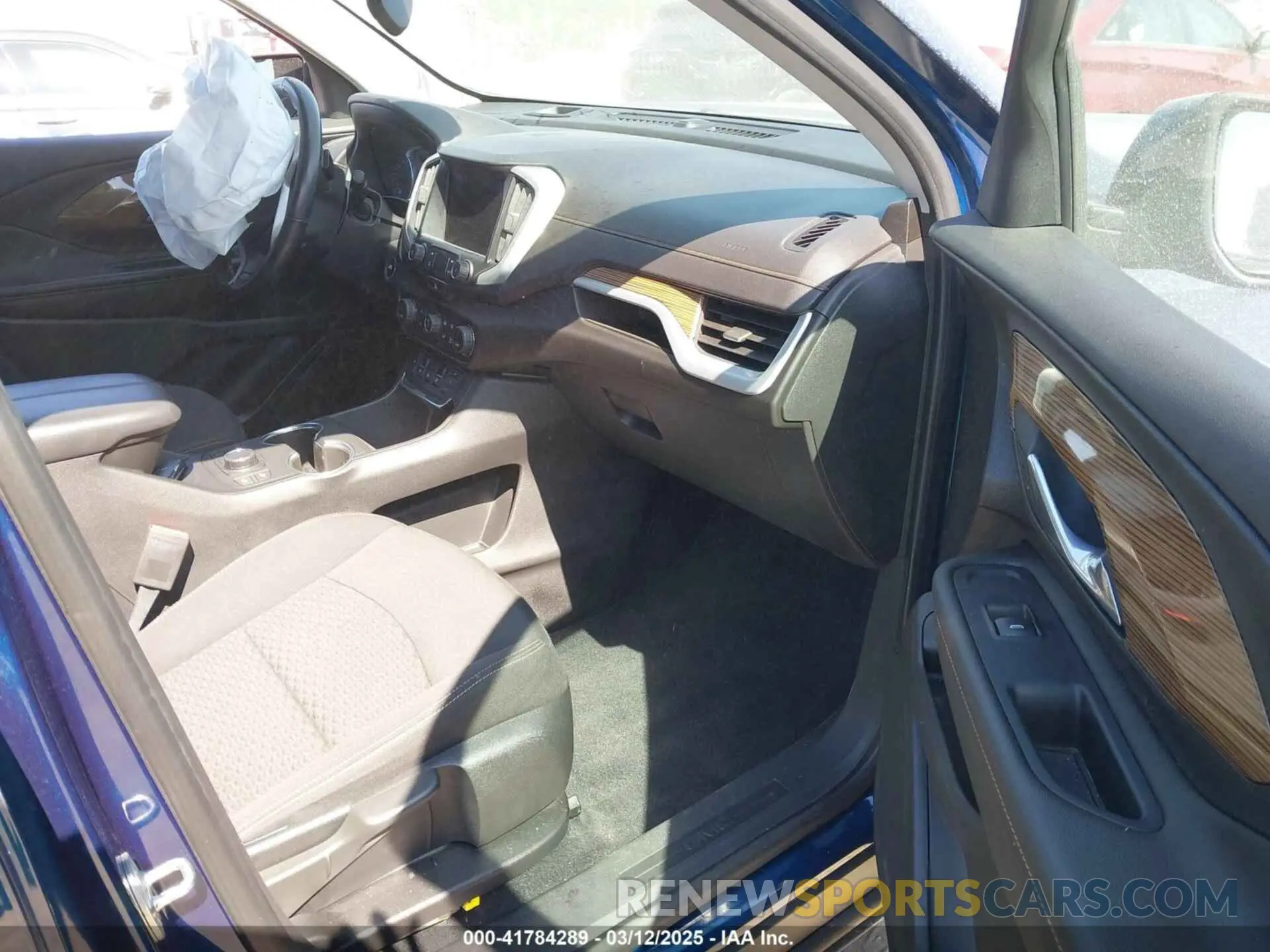 5 Photograph of a damaged car 3GKALMEV7LL306955 GMC TERRAIN 2020