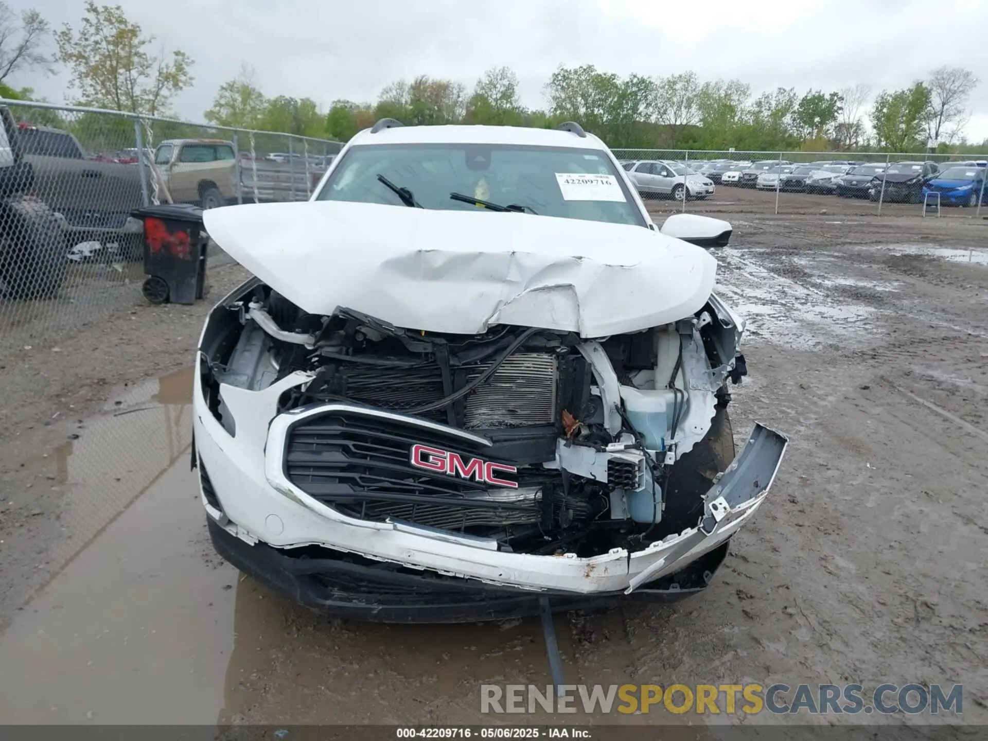 11 Photograph of a damaged car 3GKALMEV8LL178936 GMC TERRAIN 2020