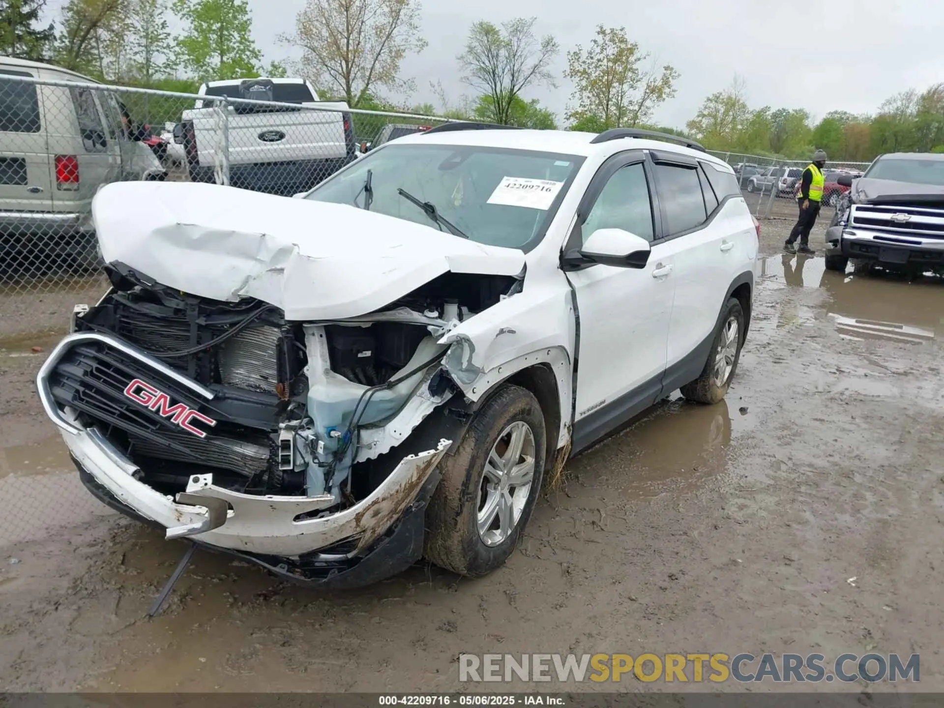 2 Photograph of a damaged car 3GKALMEV8LL178936 GMC TERRAIN 2020