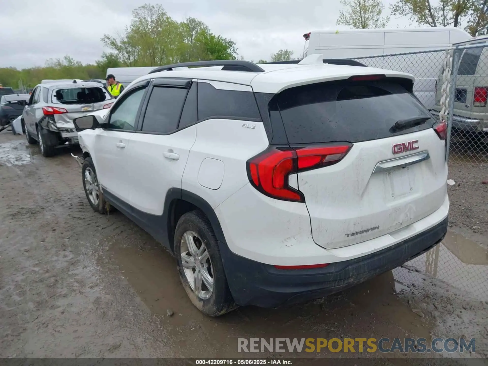 3 Photograph of a damaged car 3GKALMEV8LL178936 GMC TERRAIN 2020