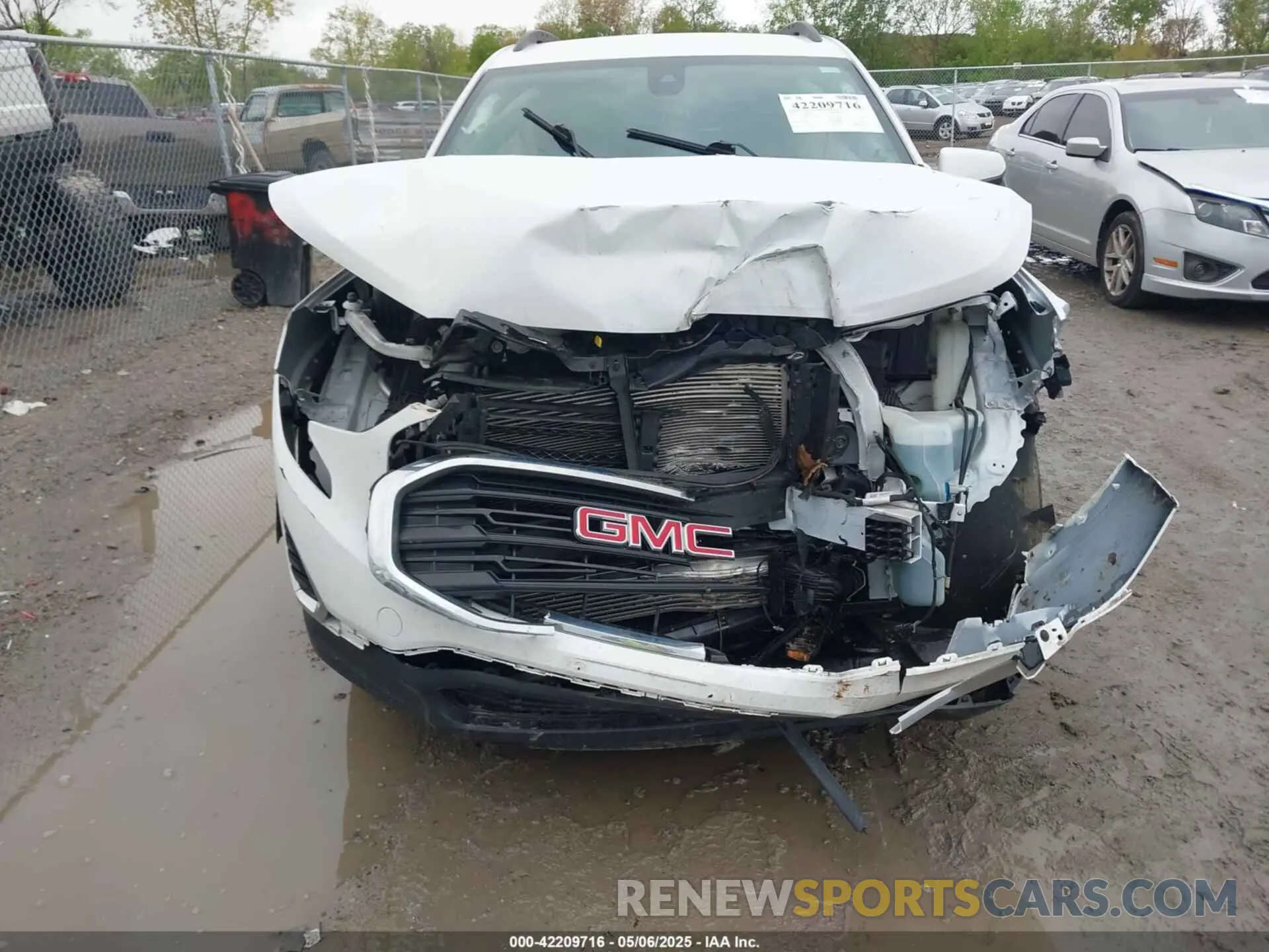 6 Photograph of a damaged car 3GKALMEV8LL178936 GMC TERRAIN 2020
