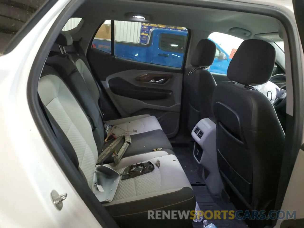 11 Photograph of a damaged car 3GKALMEV8LL200840 GMC TERRAIN 2020