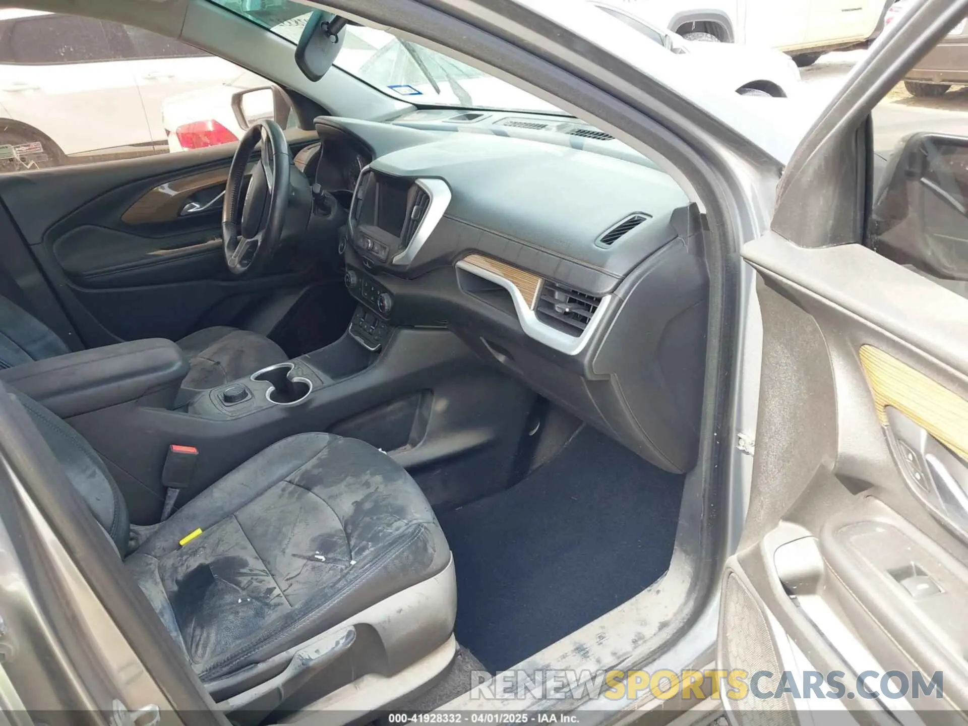 5 Photograph of a damaged car 3GKALMEV9LL154922 GMC TERRAIN 2020
