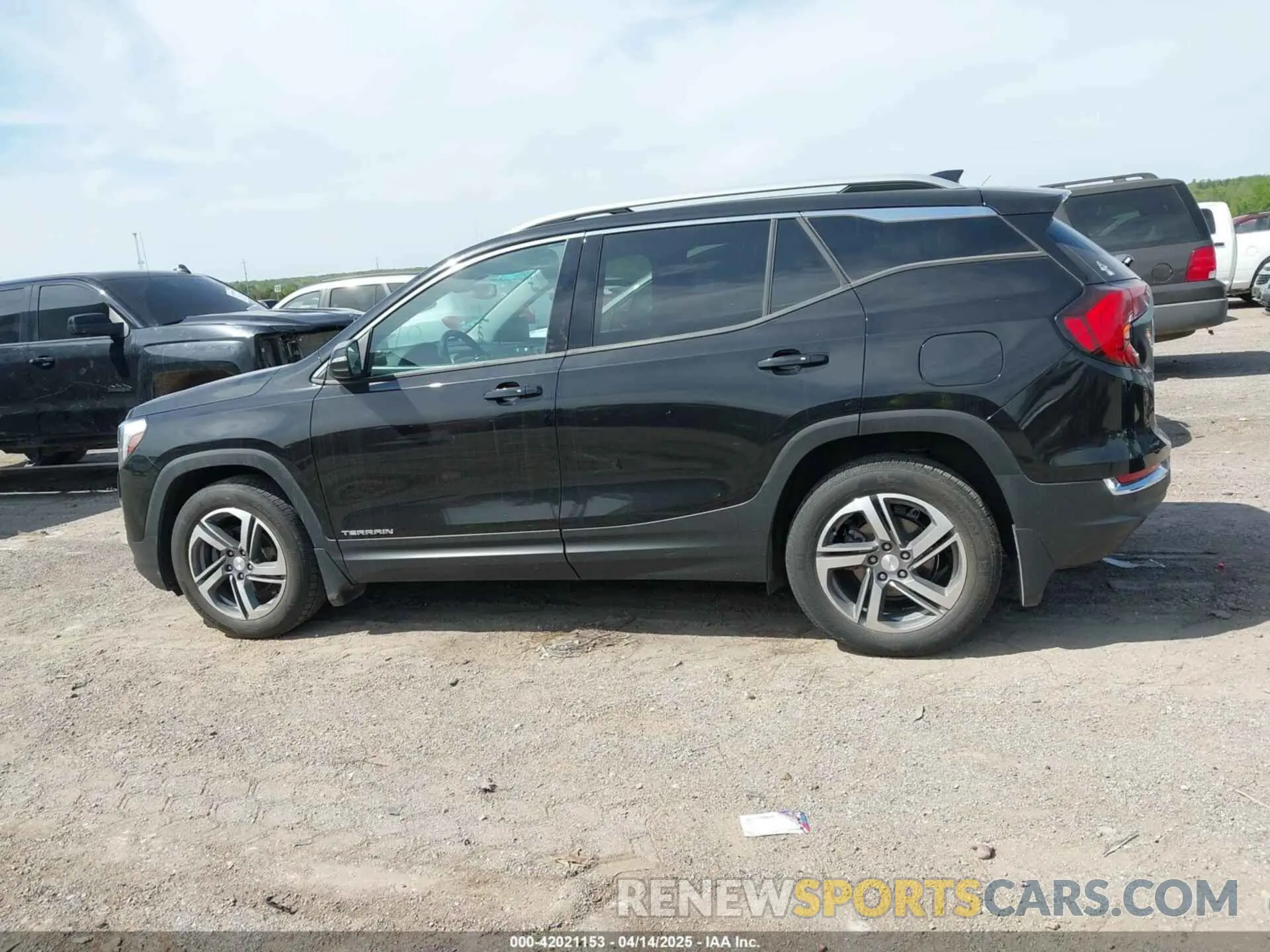 14 Photograph of a damaged car 3GKALPEV4LL145806 GMC TERRAIN 2020