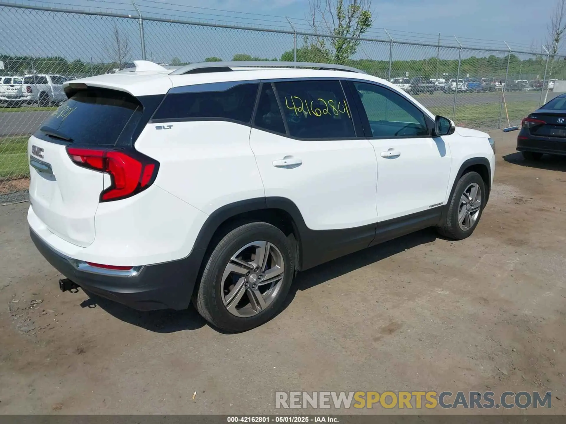 4 Photograph of a damaged car 3GKALPEV4LL192365 GMC TERRAIN 2020