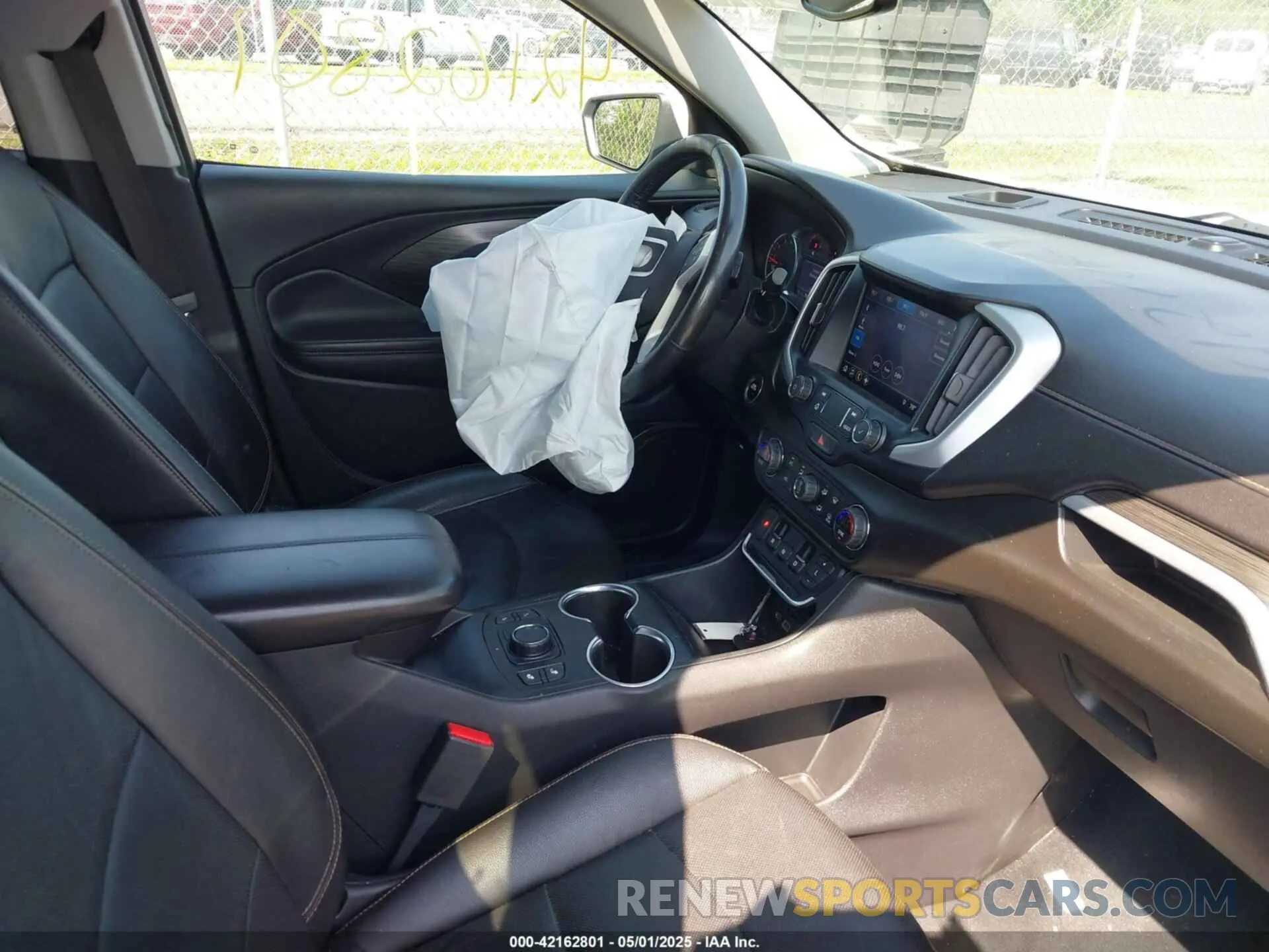 5 Photograph of a damaged car 3GKALPEV4LL192365 GMC TERRAIN 2020