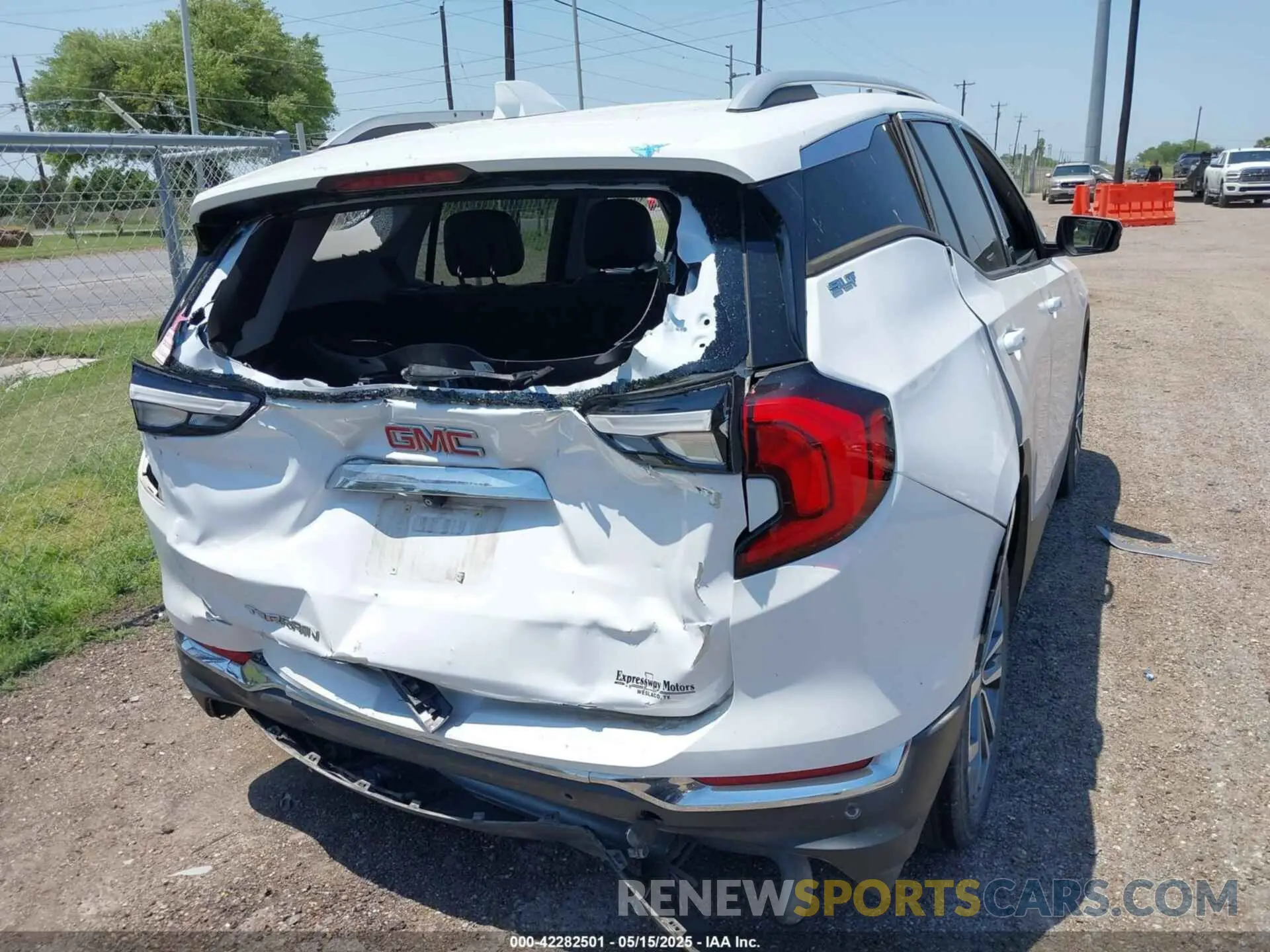 4 Фотография поврежденного автомобиля 3GKALPEV7LL259623 GMC TERRAIN 2020