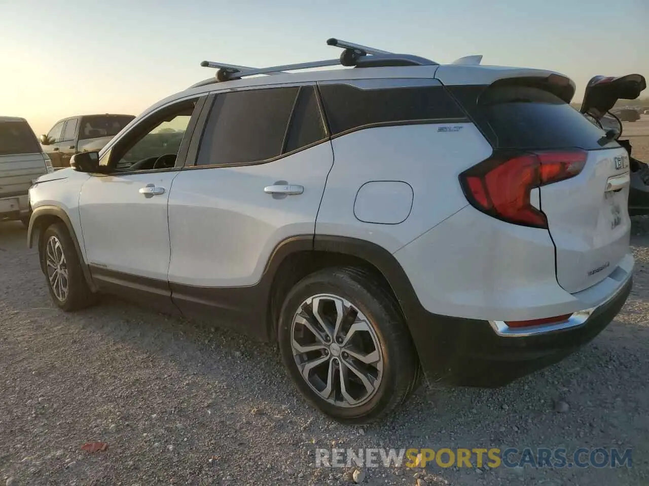 2 Photograph of a damaged car 3GKALPEVXLL179197 GMC TERRAIN 2020