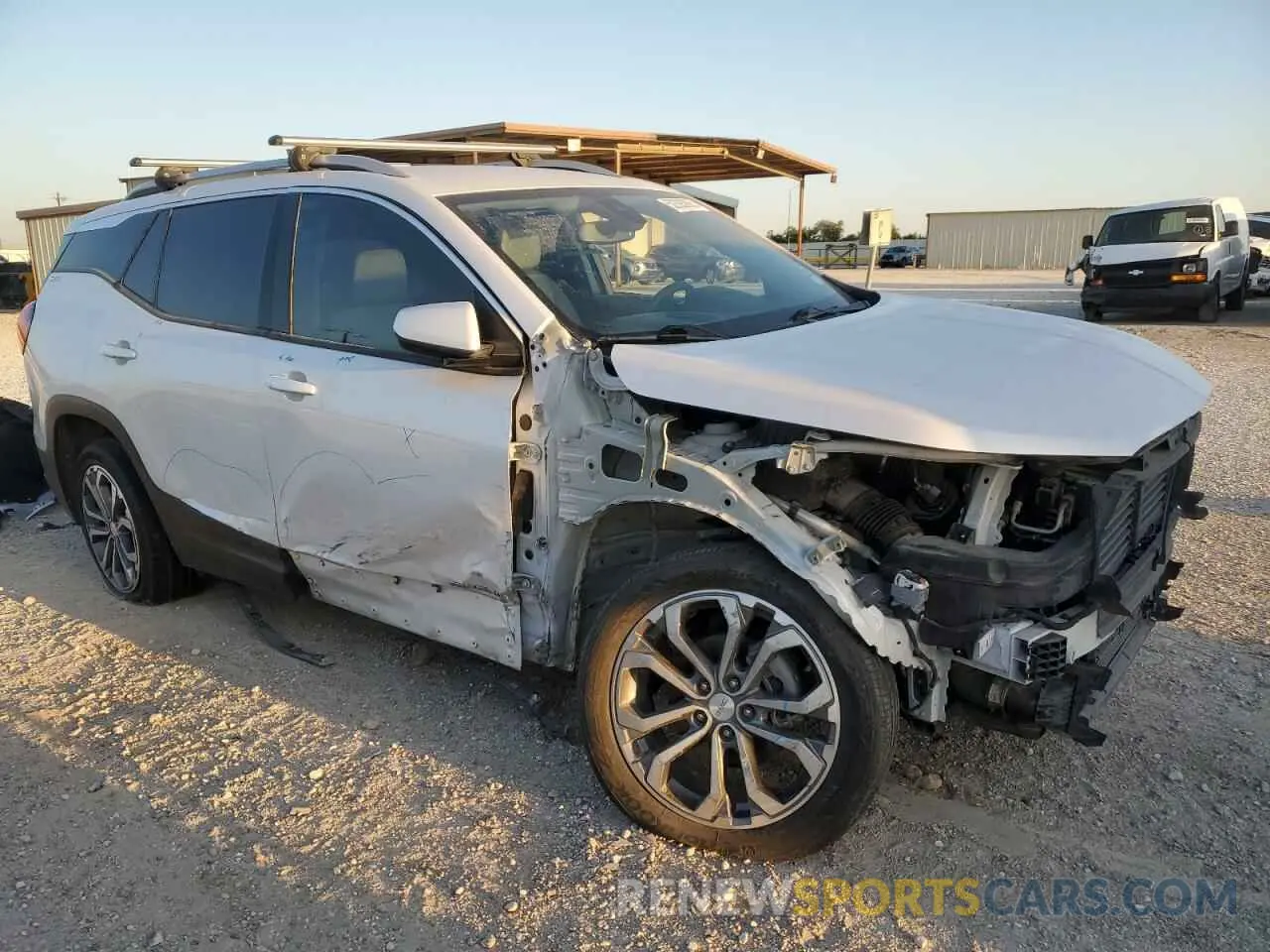 4 Photograph of a damaged car 3GKALPEVXLL179197 GMC TERRAIN 2020
