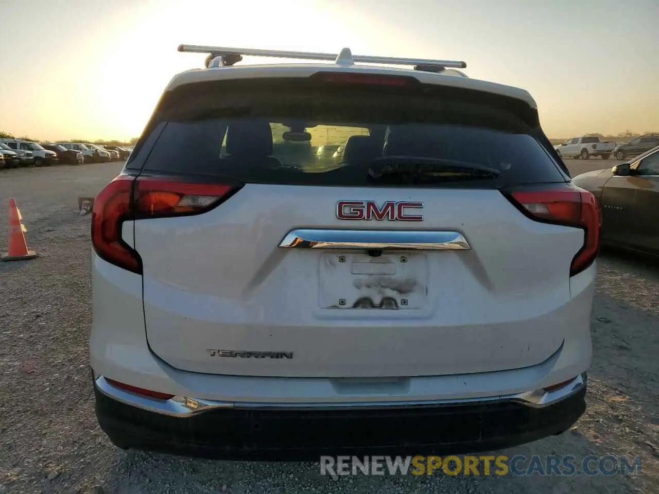 6 Photograph of a damaged car 3GKALPEVXLL179197 GMC TERRAIN 2020