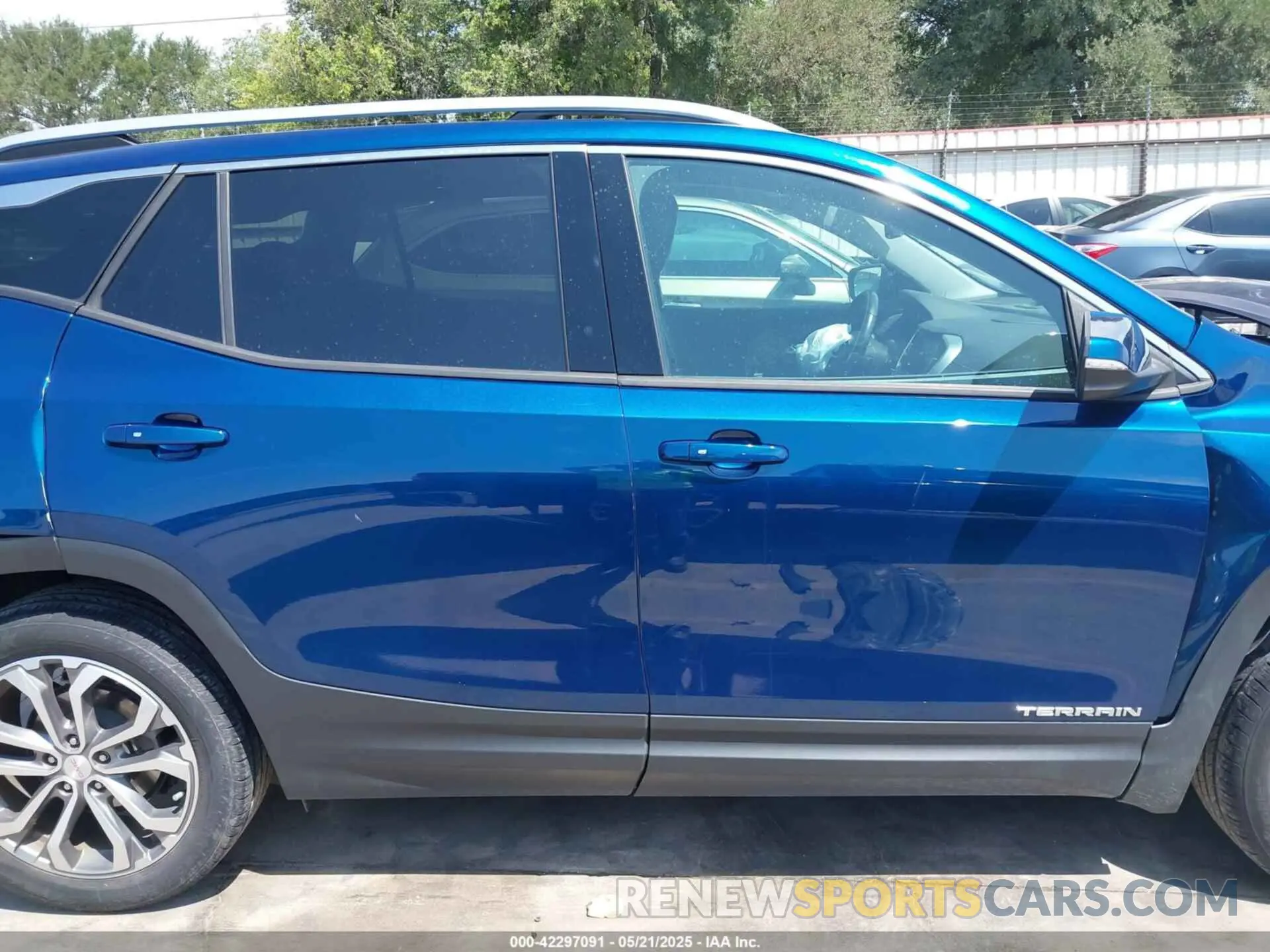 14 Photograph of a damaged car 3GKALPEX2LL100204 GMC TERRAIN 2020
