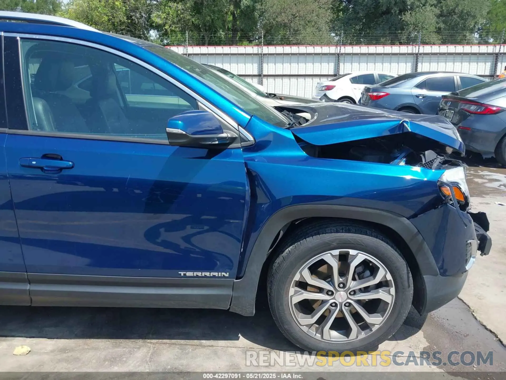 21 Photograph of a damaged car 3GKALPEX2LL100204 GMC TERRAIN 2020