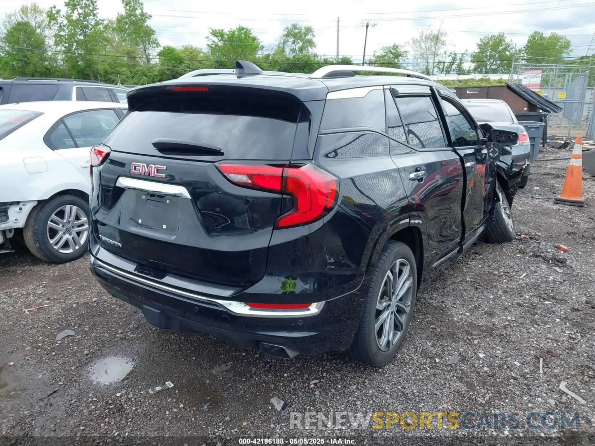 4 Photograph of a damaged car 3GKALSEX9LL315680 GMC TERRAIN 2020