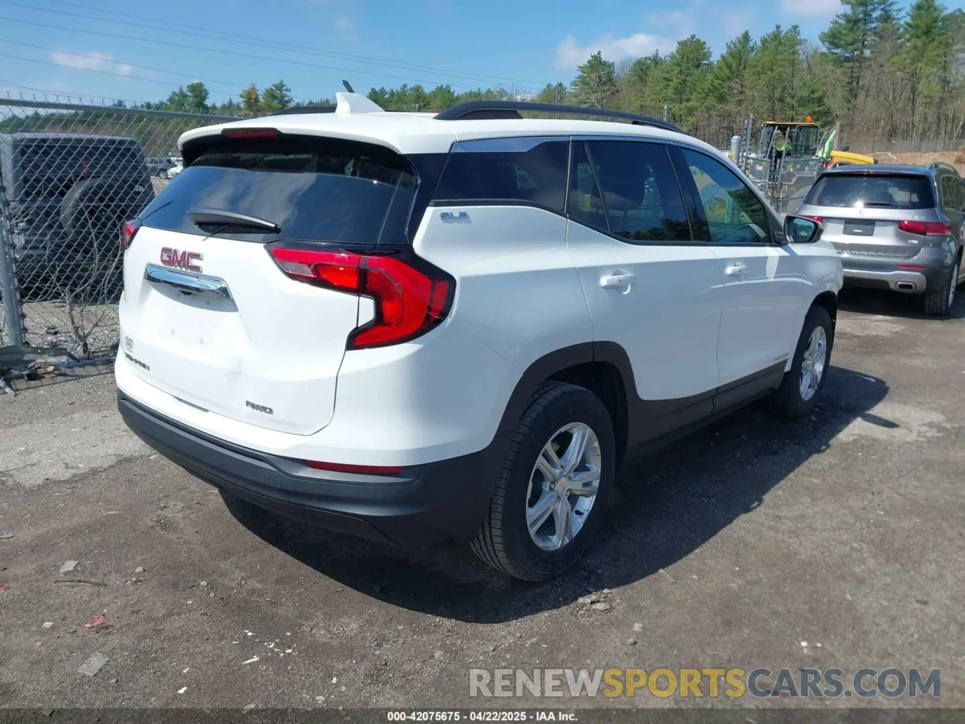4 Photograph of a damaged car 3GKALTEV1LL117342 GMC TERRAIN 2020