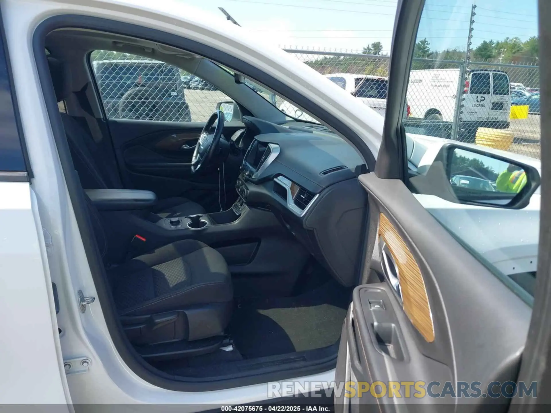 5 Photograph of a damaged car 3GKALTEV1LL117342 GMC TERRAIN 2020