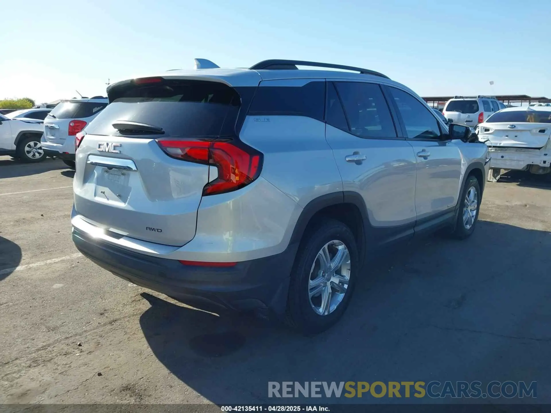 4 Photograph of a damaged car 3GKALTEV2LL136210 GMC TERRAIN 2020
