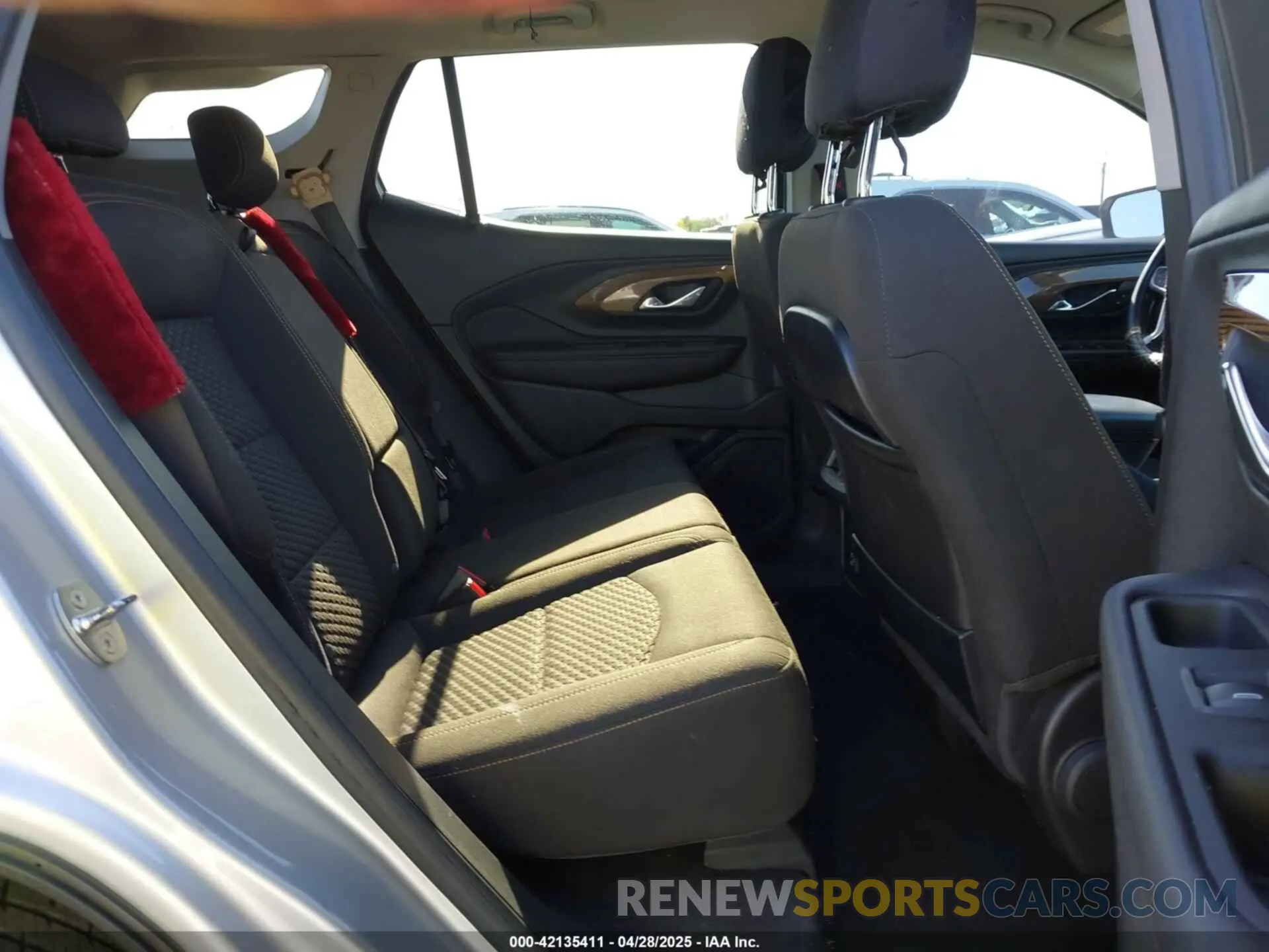 8 Photograph of a damaged car 3GKALTEV2LL136210 GMC TERRAIN 2020