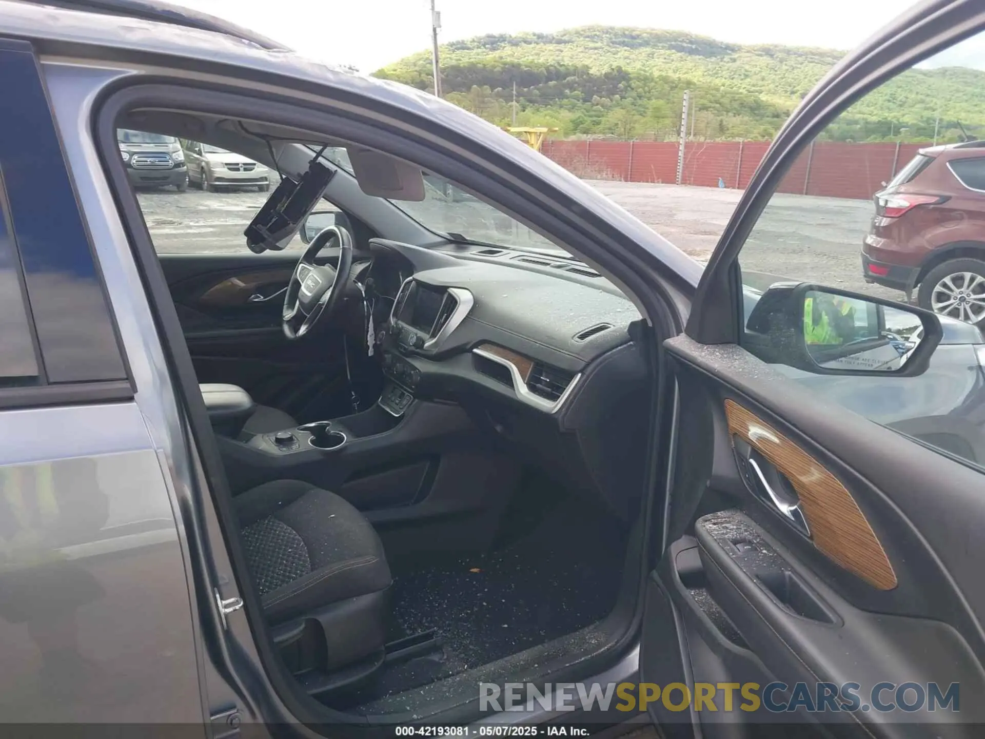 5 Photograph of a damaged car 3GKALTEV2LL215120 GMC TERRAIN 2020