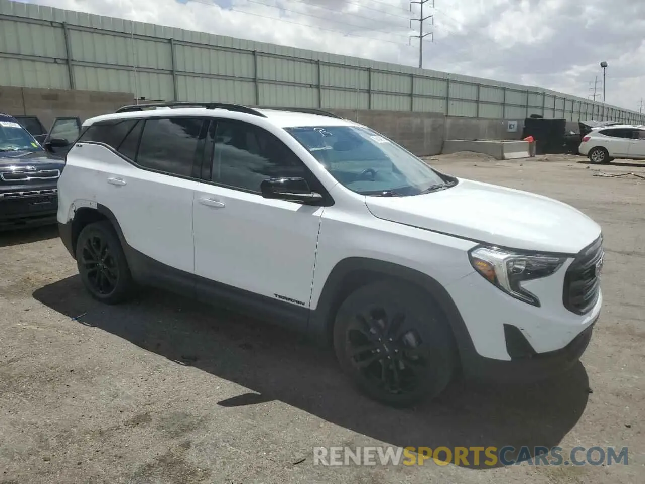 4 Photograph of a damaged car 3GKALTEV4LL159004 GMC TERRAIN 2020
