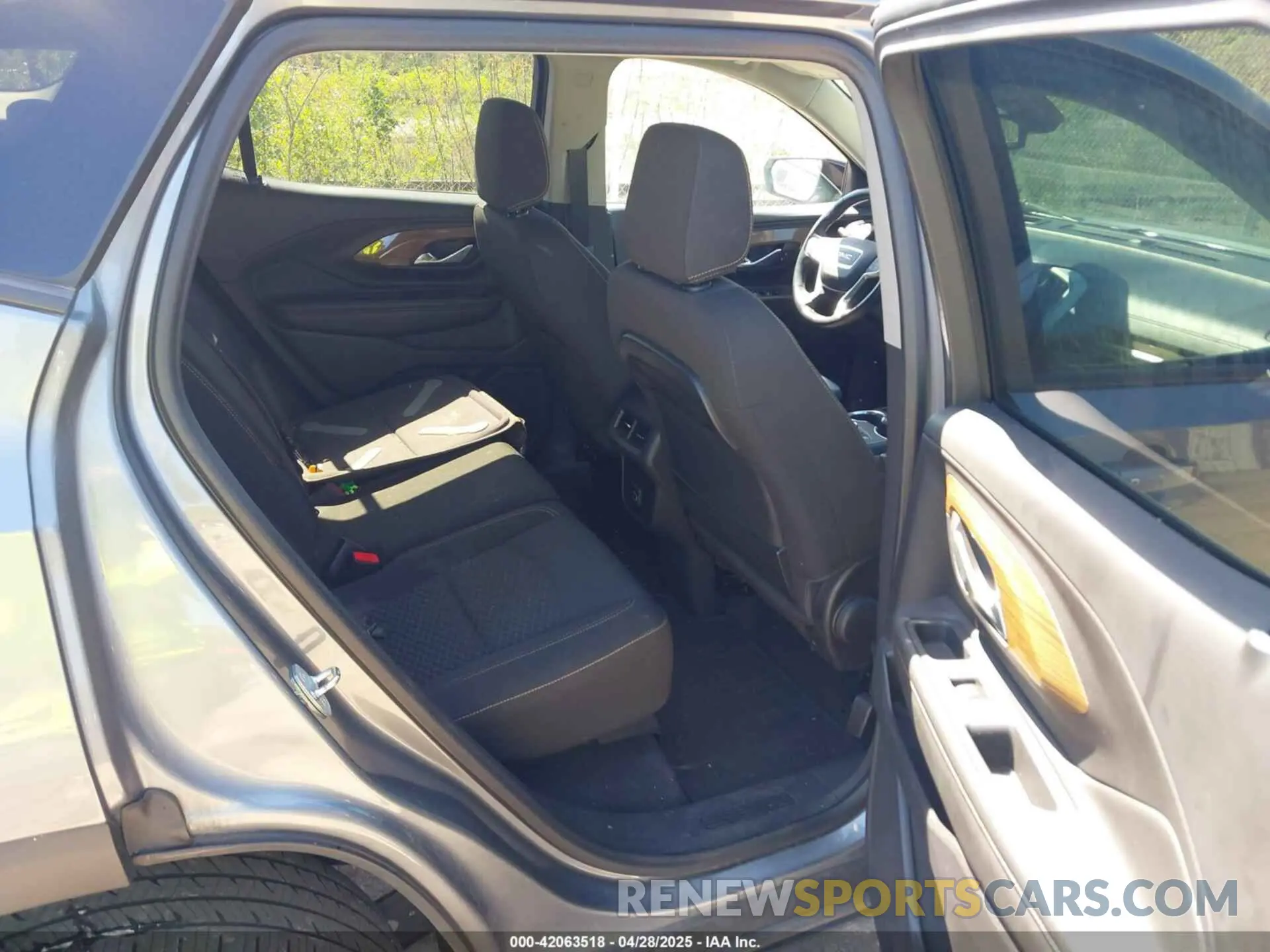 8 Photograph of a damaged car 3GKALTEV5LL160906 GMC TERRAIN 2020