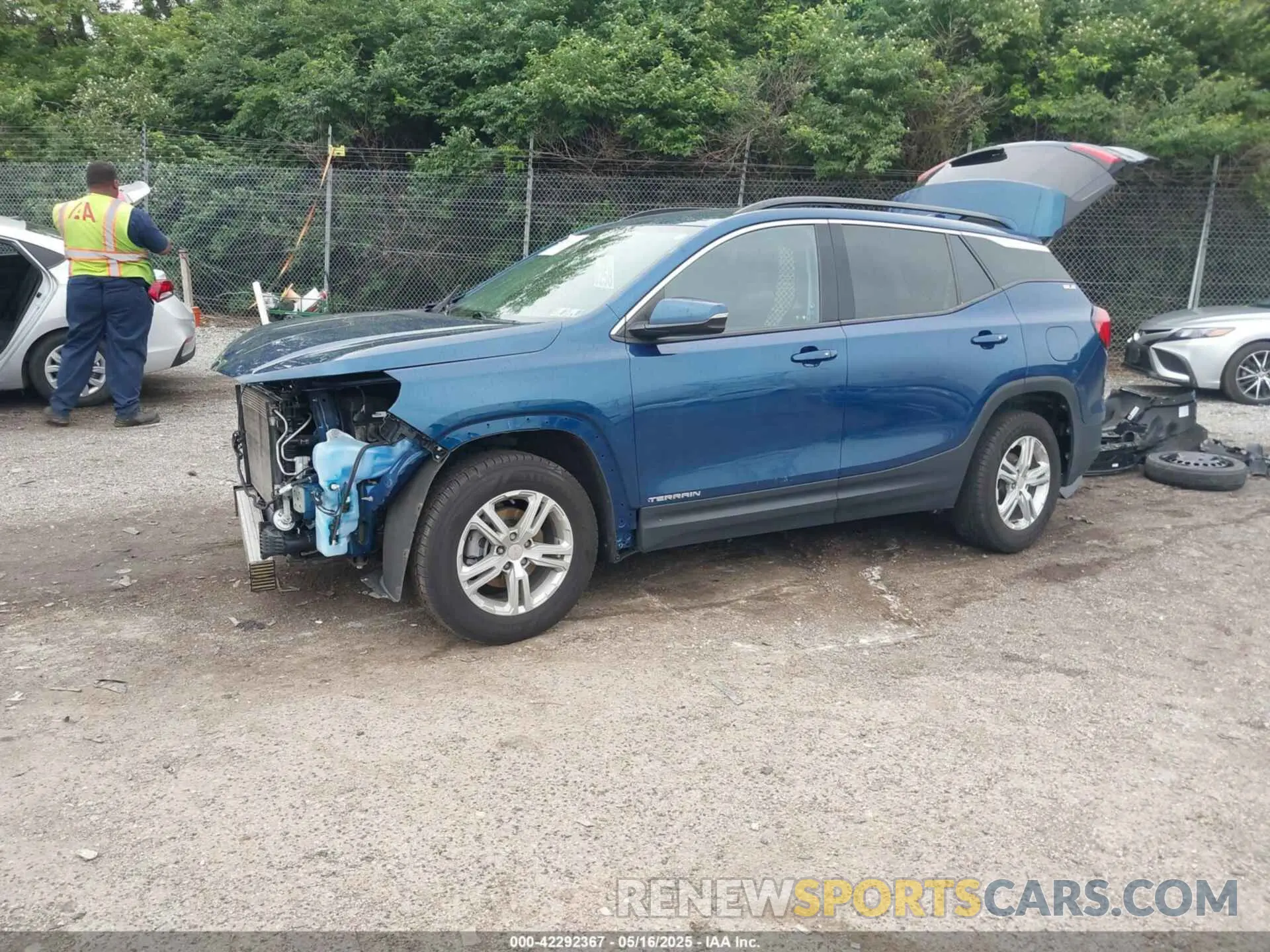 2 Photograph of a damaged car 3GKALTEV9LL184285 GMC TERRAIN 2020