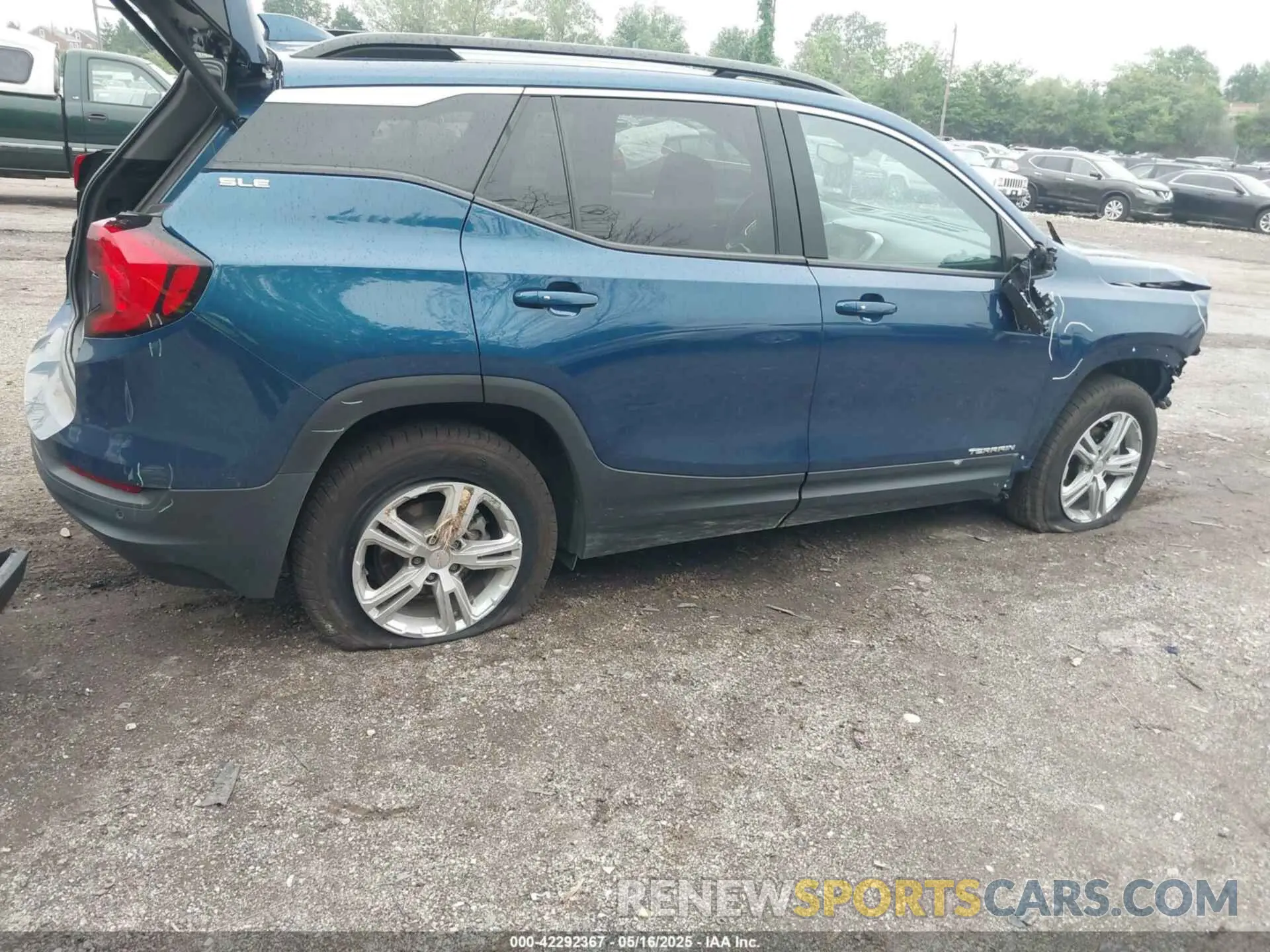 4 Photograph of a damaged car 3GKALTEV9LL184285 GMC TERRAIN 2020