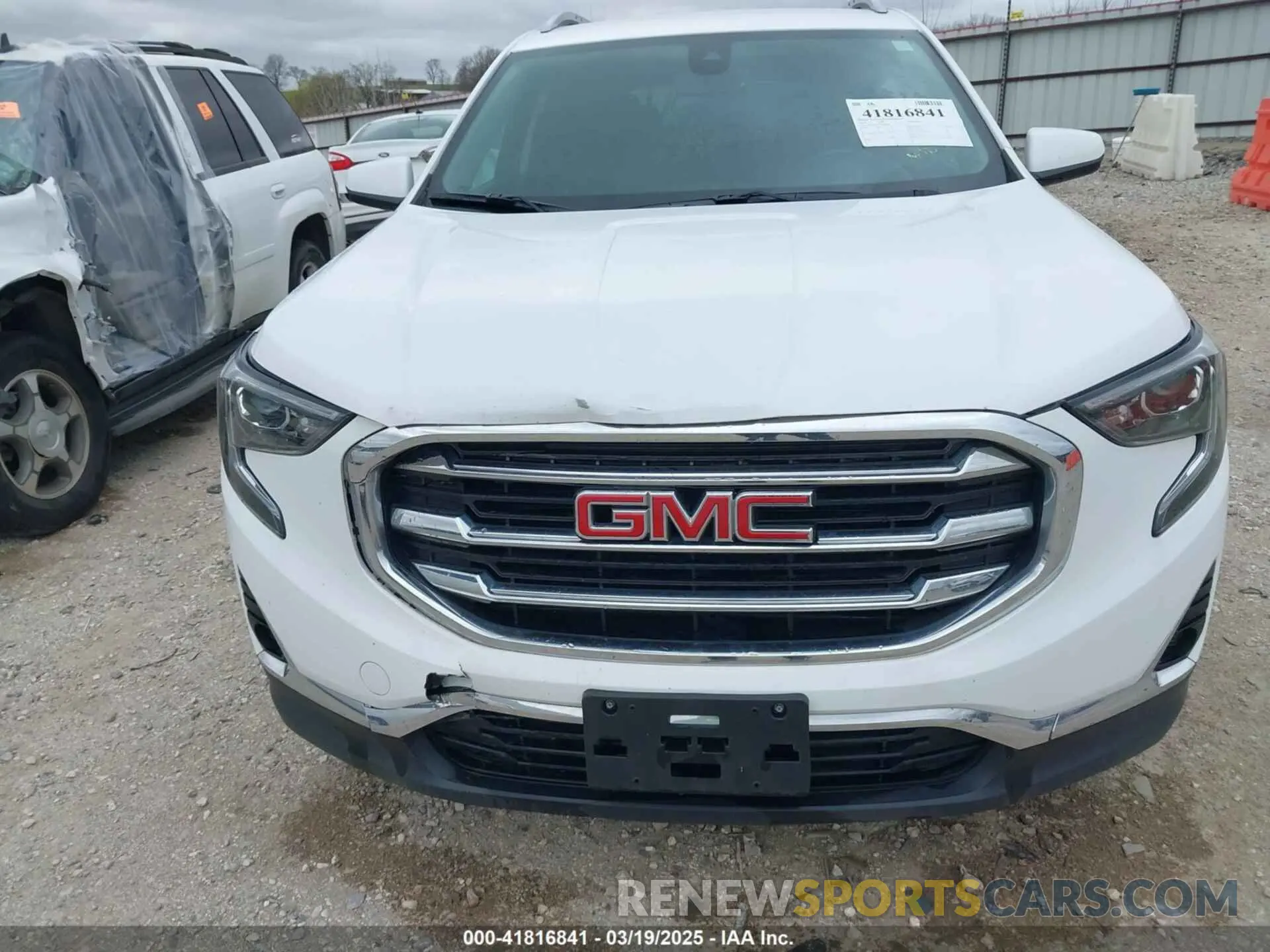 6 Photograph of a damaged car 3GKALVEV0LL102925 GMC TERRAIN 2020