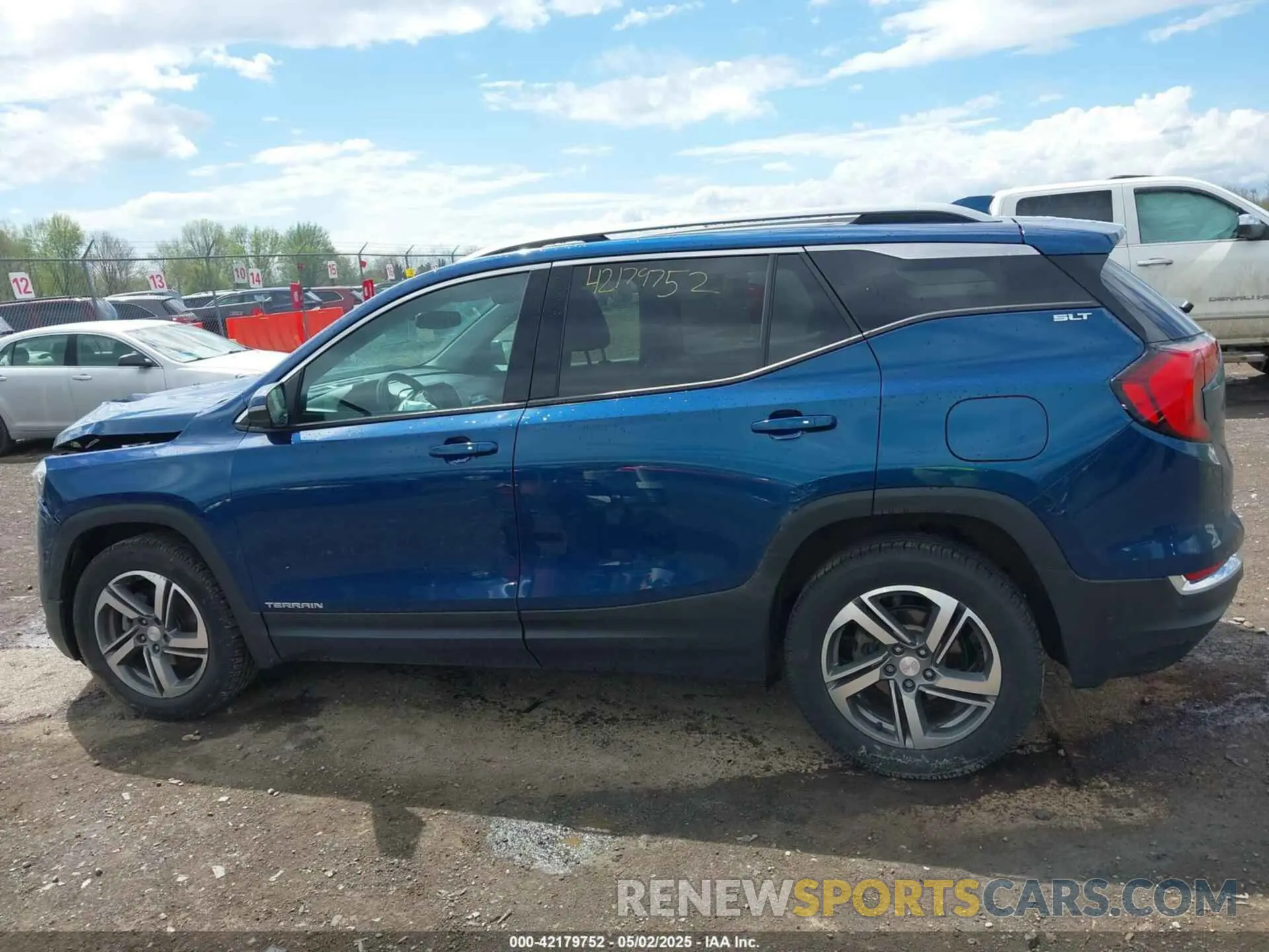 13 Photograph of a damaged car 3GKALVEV0LL231358 GMC TERRAIN 2020