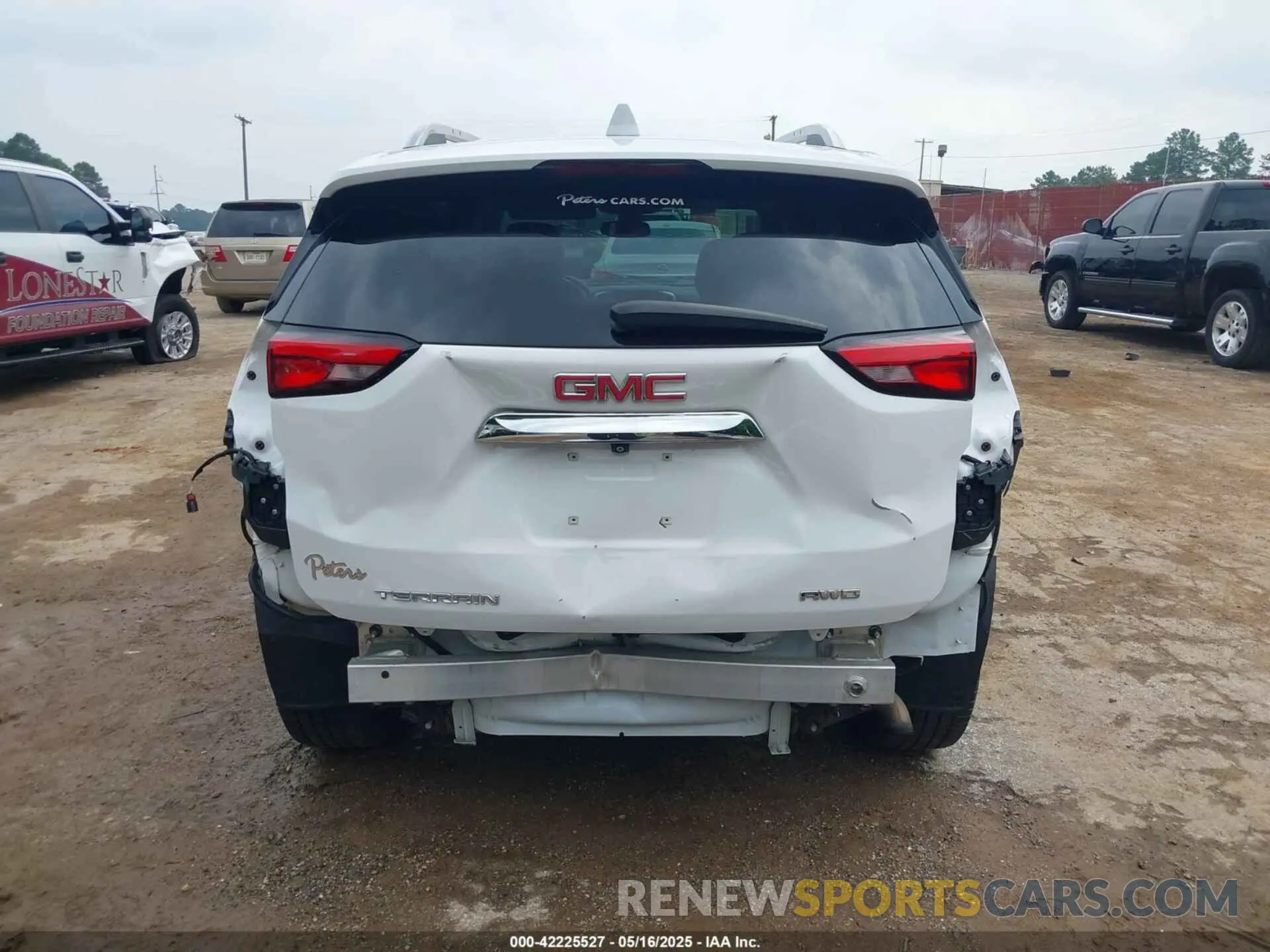 17 Photograph of a damaged car 3GKALVEV1LL257659 GMC TERRAIN 2020