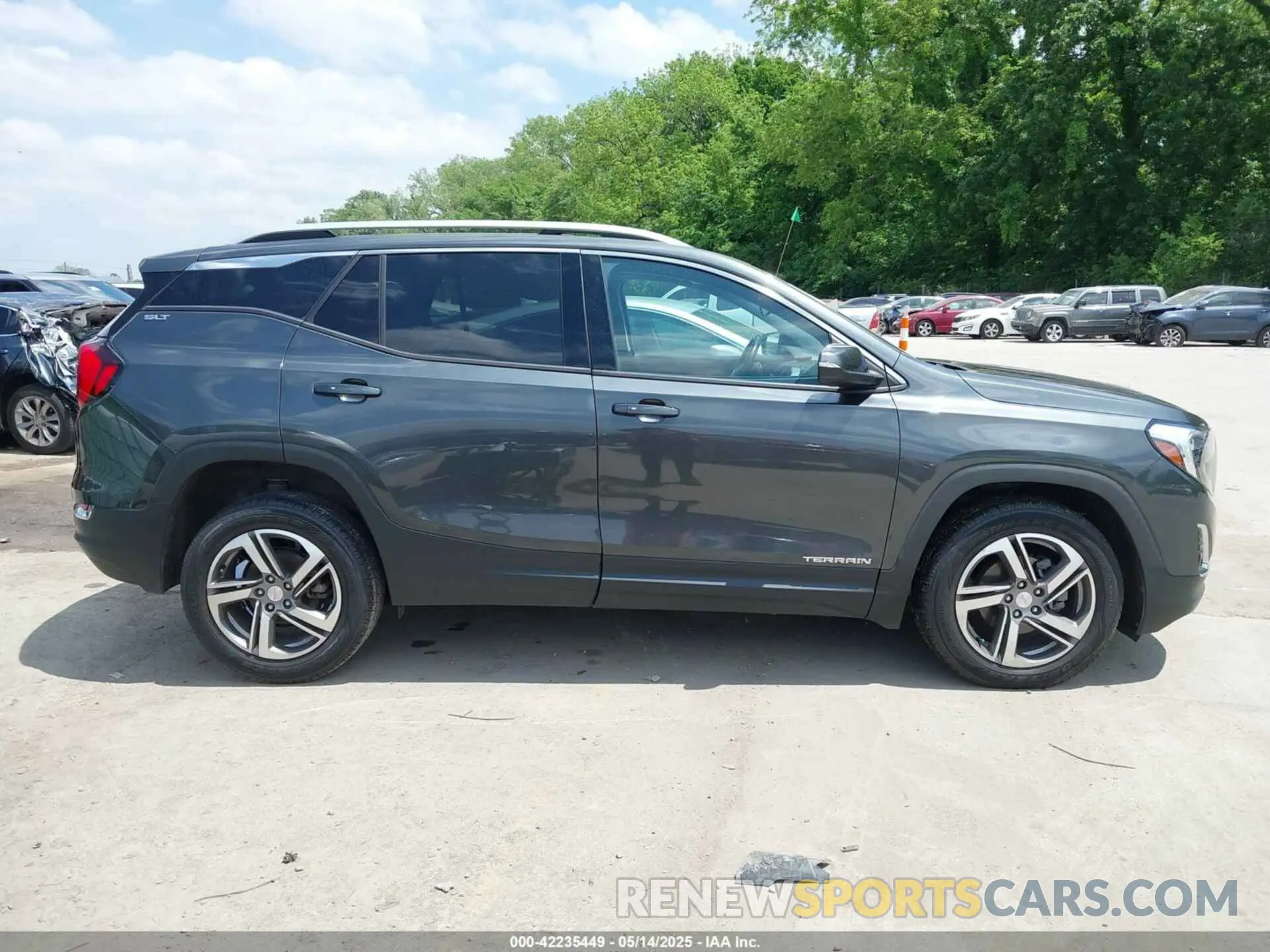13 Photograph of a damaged car 3GKALVEV2LL118589 GMC TERRAIN 2020