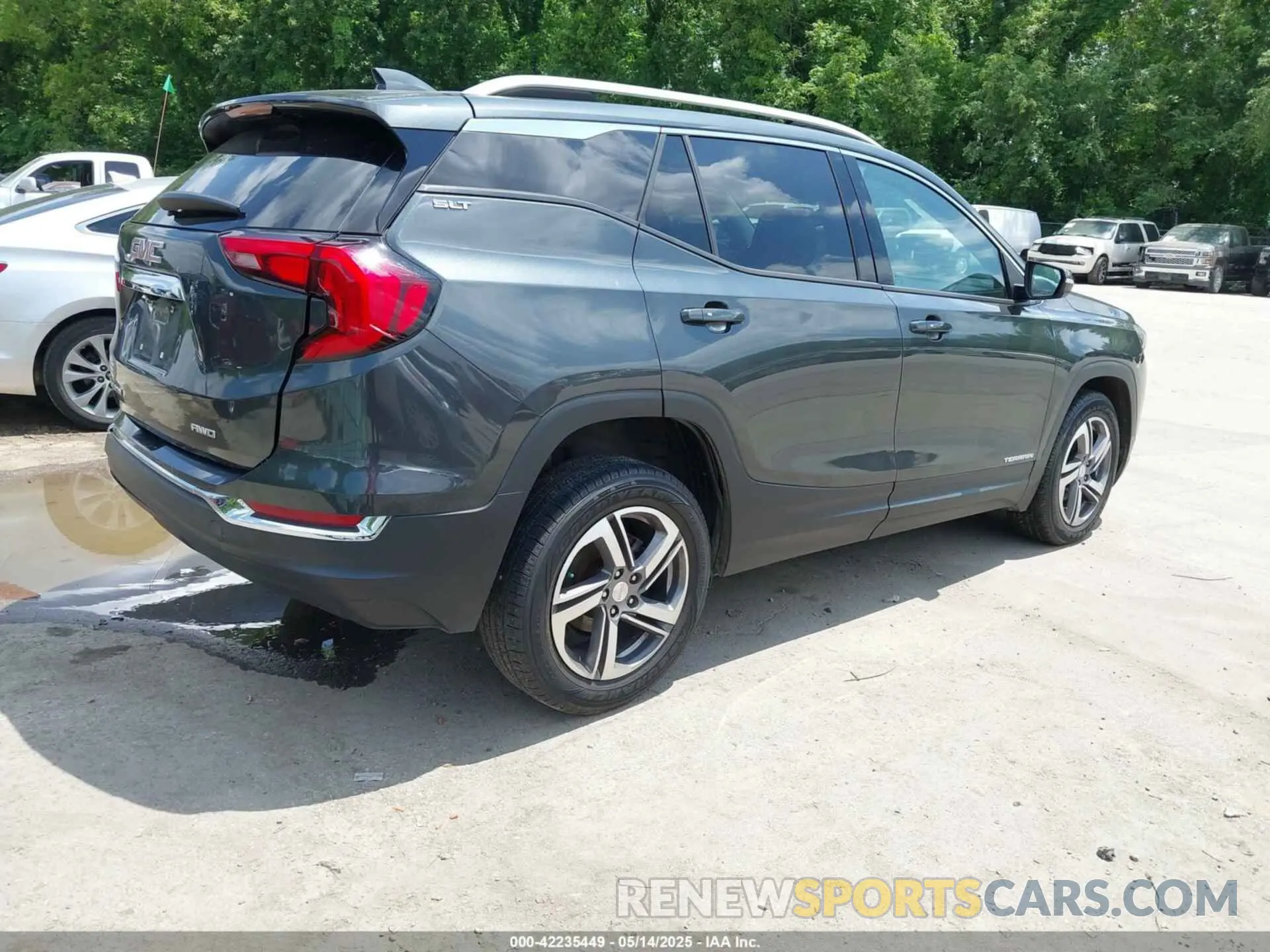 4 Photograph of a damaged car 3GKALVEV2LL118589 GMC TERRAIN 2020