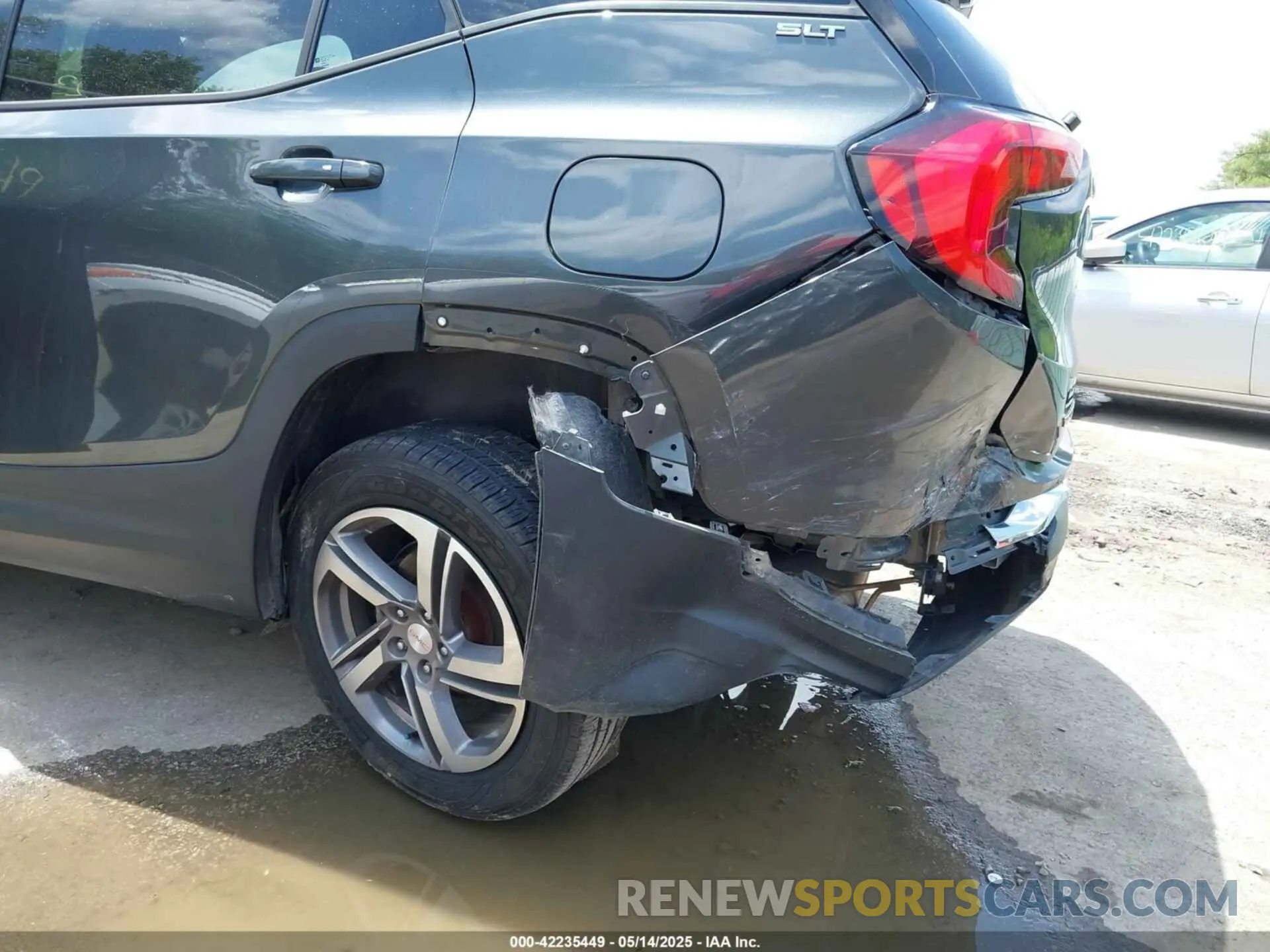 6 Photograph of a damaged car 3GKALVEV2LL118589 GMC TERRAIN 2020