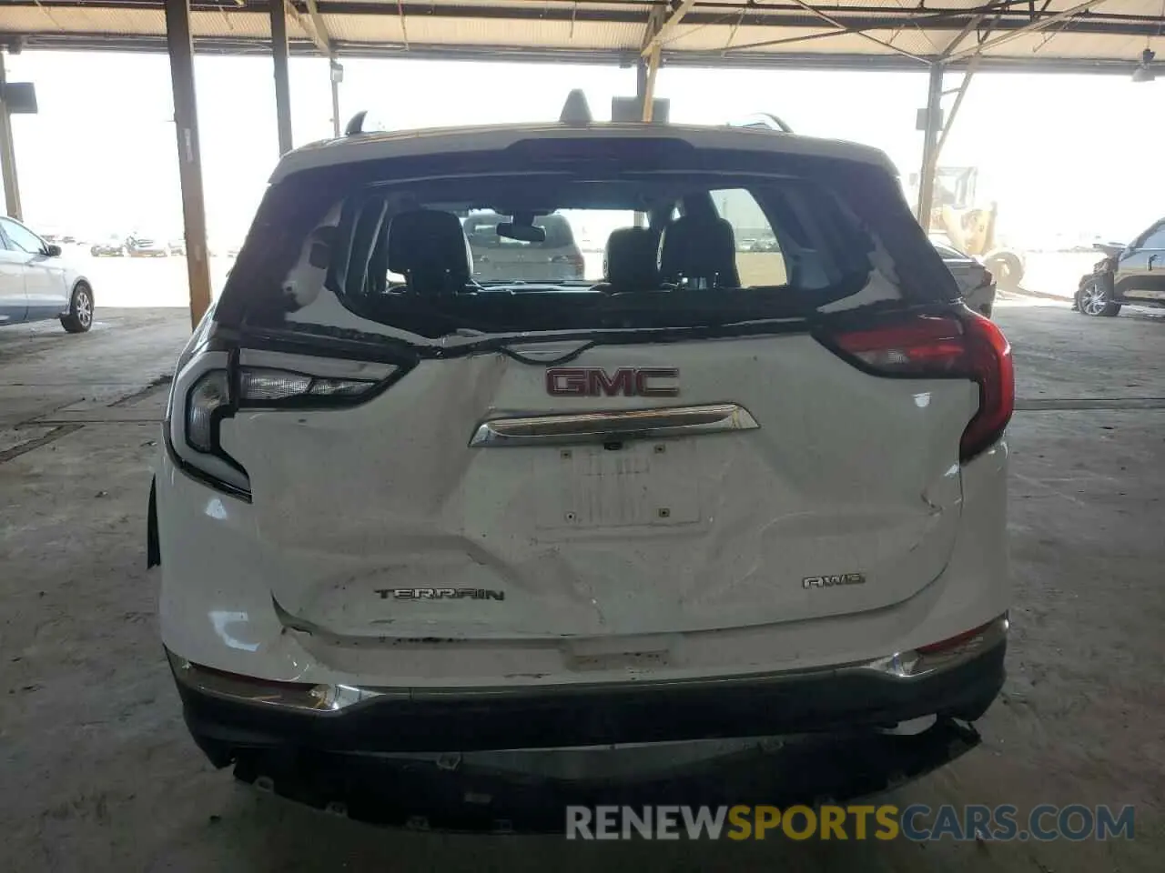 6 Photograph of a damaged car 3GKALVEV5LL131921 GMC TERRAIN 2020