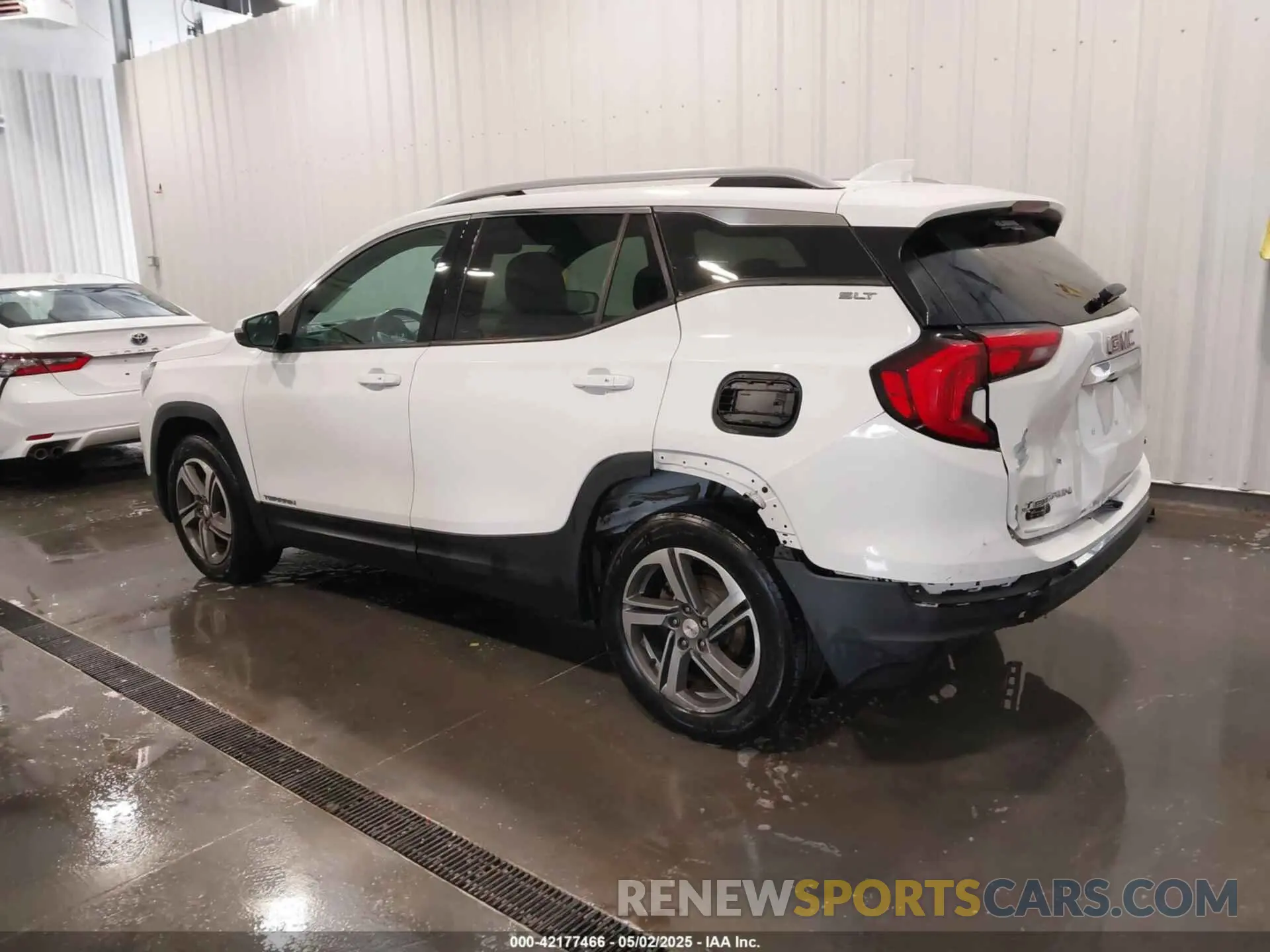 3 Photograph of a damaged car 3GKALVEV5LL236894 GMC TERRAIN 2020