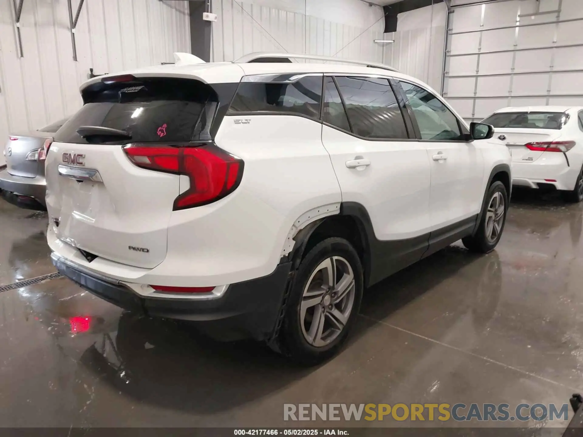 4 Photograph of a damaged car 3GKALVEV5LL236894 GMC TERRAIN 2020