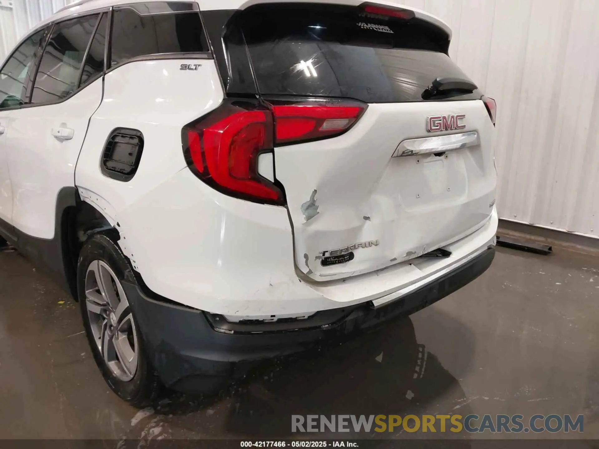 6 Photograph of a damaged car 3GKALVEV5LL236894 GMC TERRAIN 2020