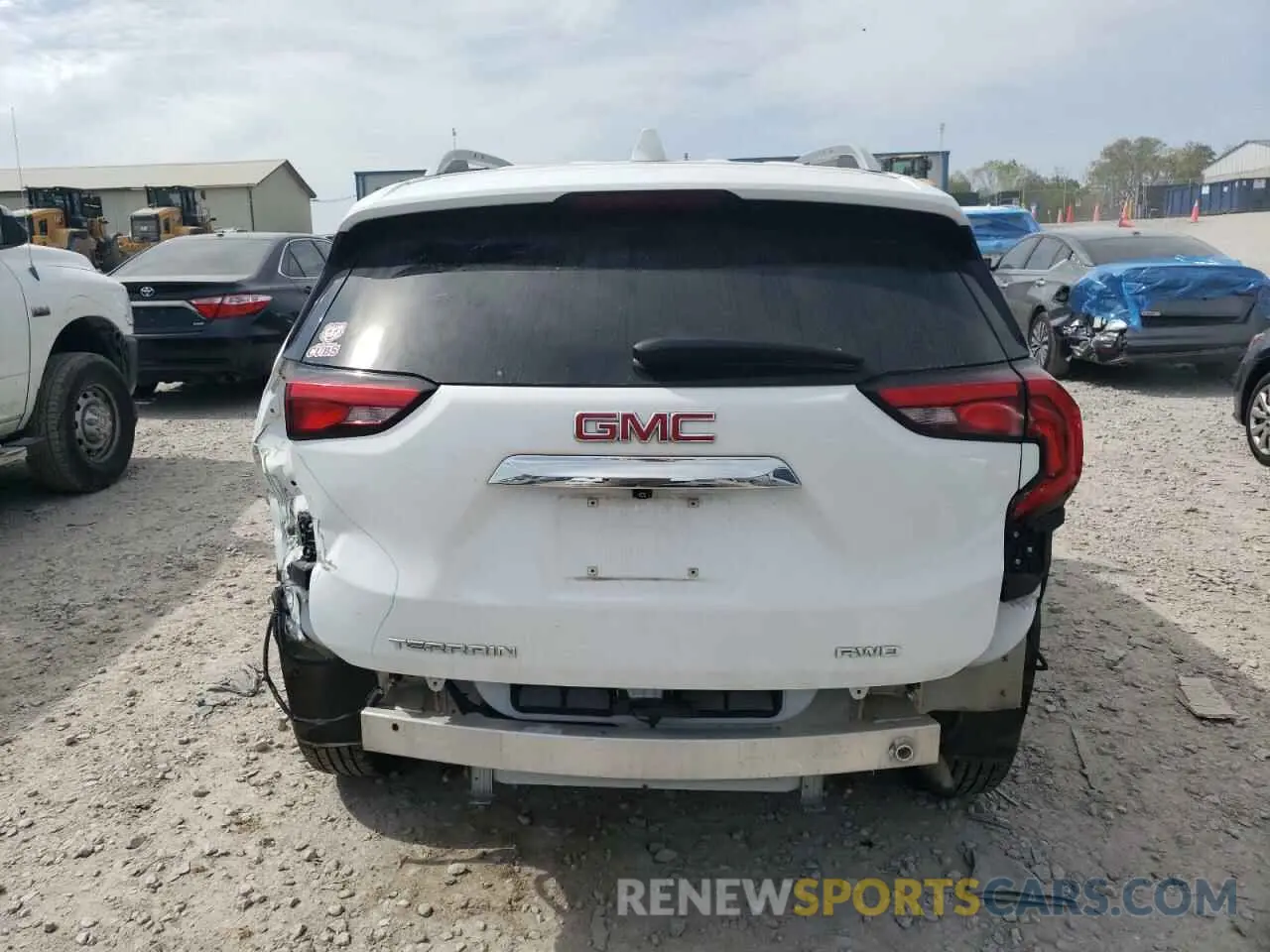 6 Photograph of a damaged car 3GKALVEV7LL114148 GMC TERRAIN 2020