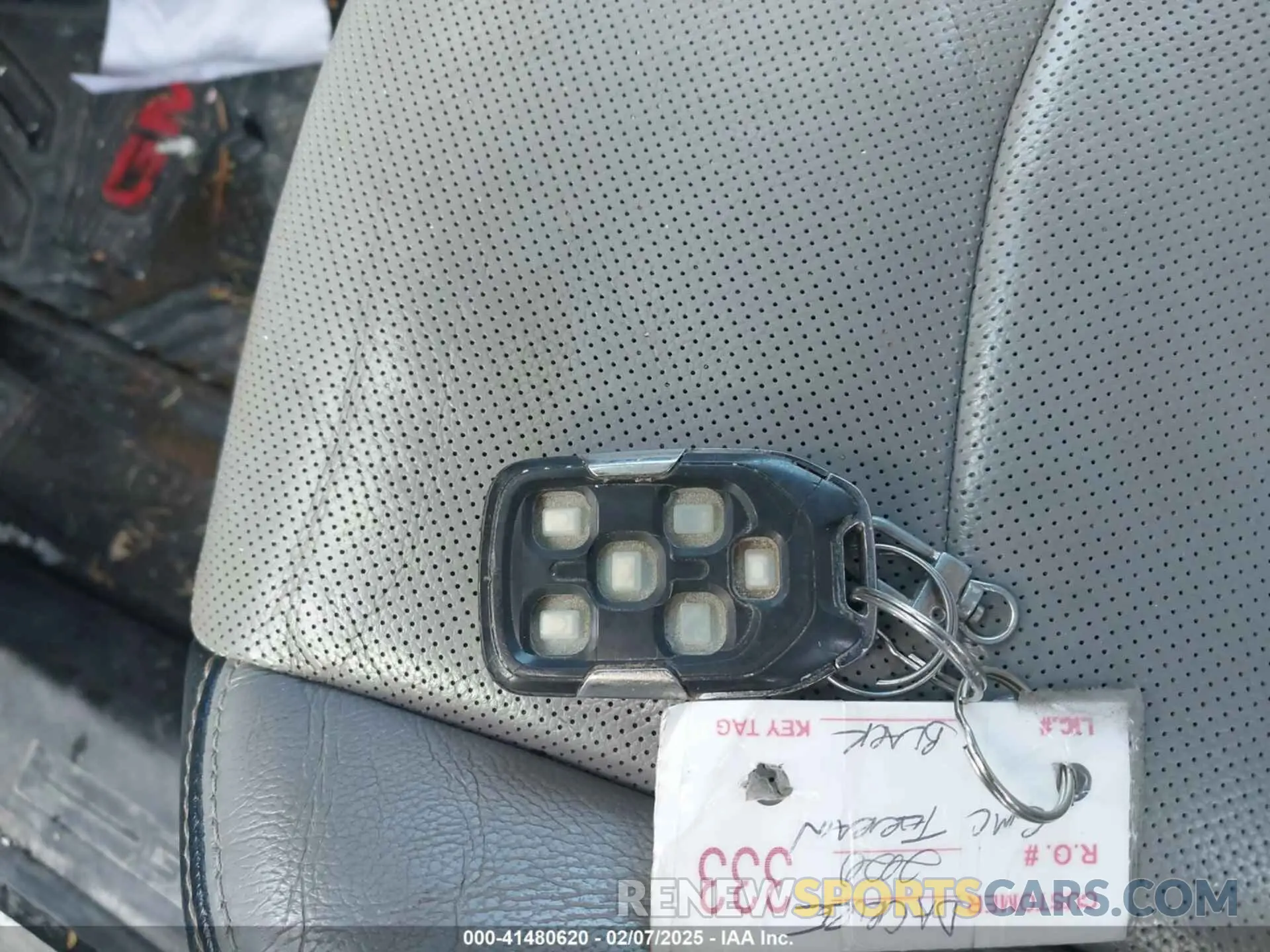 11 Photograph of a damaged car 3GKALVEV8LL102204 GMC TERRAIN 2020
