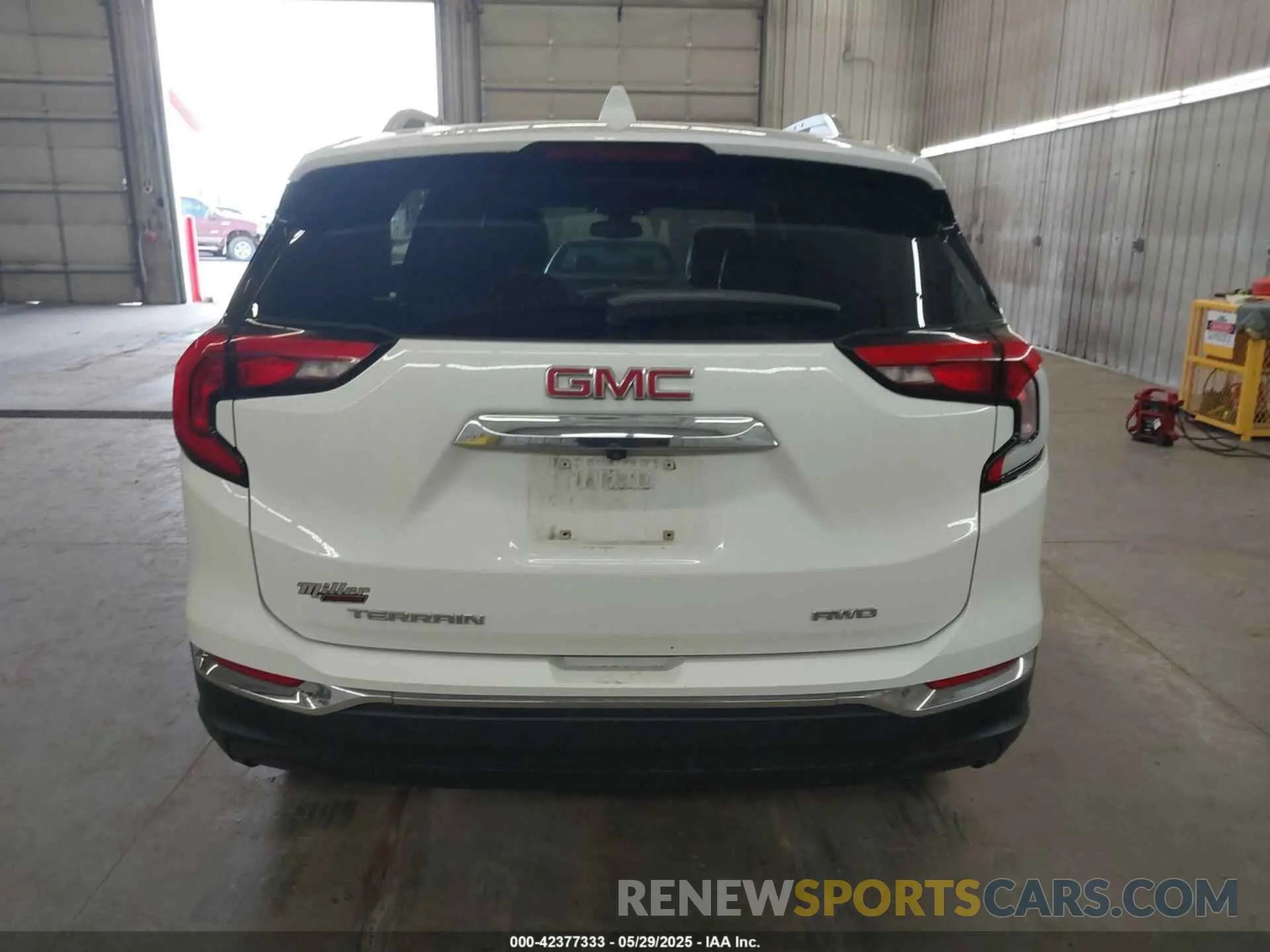 17 Photograph of a damaged car 3GKALVEV8LL235044 GMC TERRAIN 2020