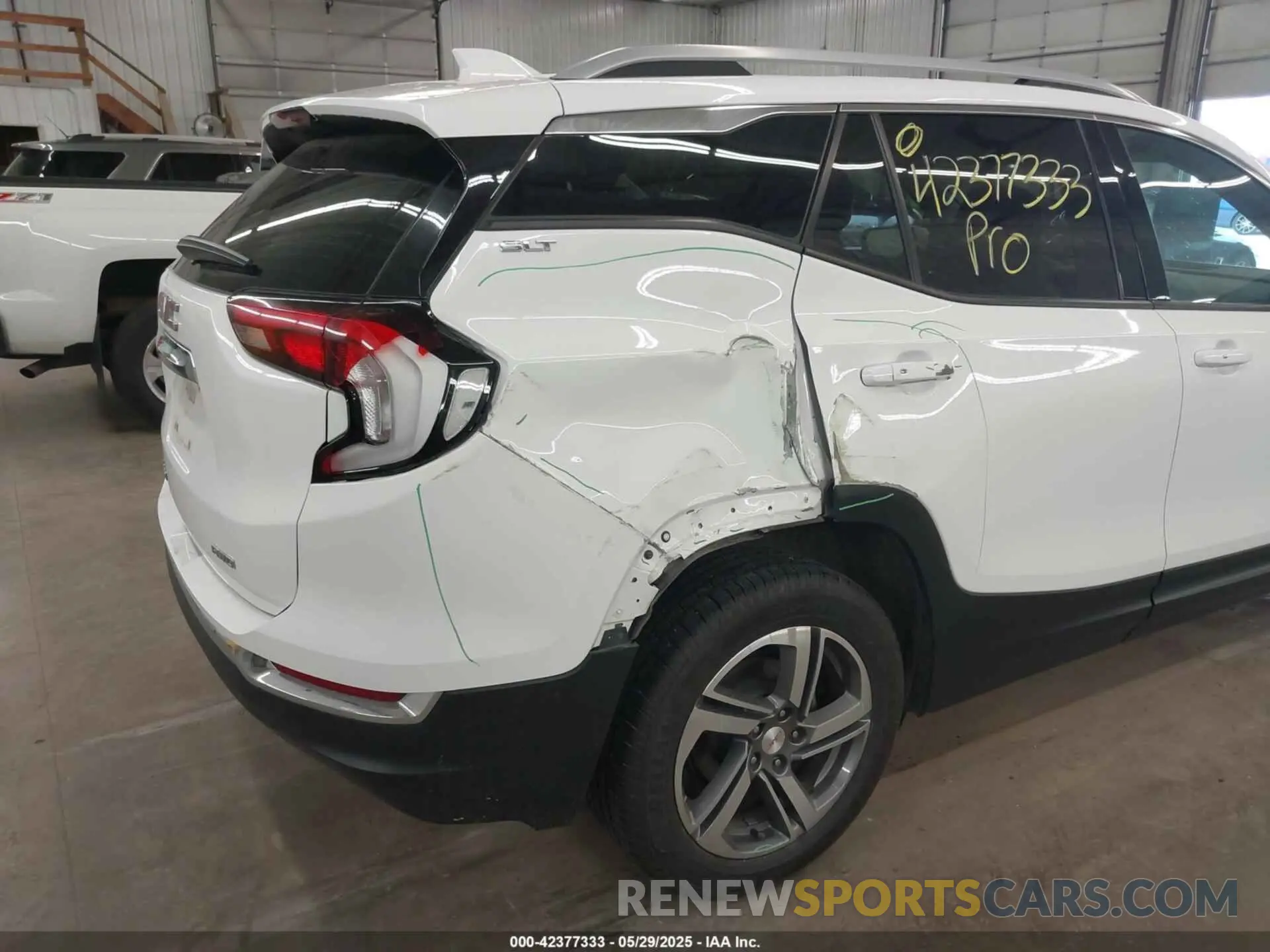 6 Photograph of a damaged car 3GKALVEV8LL235044 GMC TERRAIN 2020