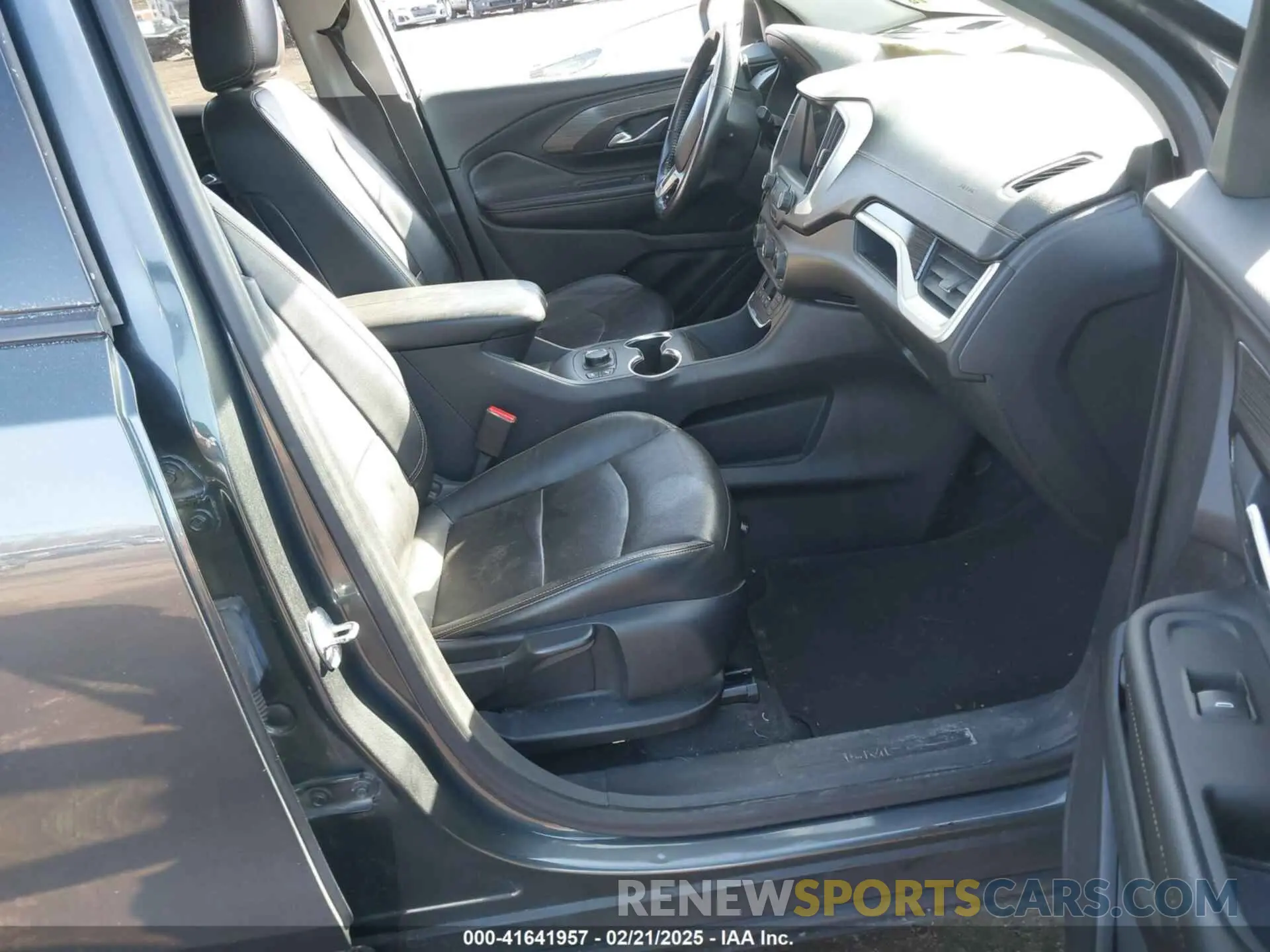 5 Photograph of a damaged car 3GKALVEV8LL243418 GMC TERRAIN 2020