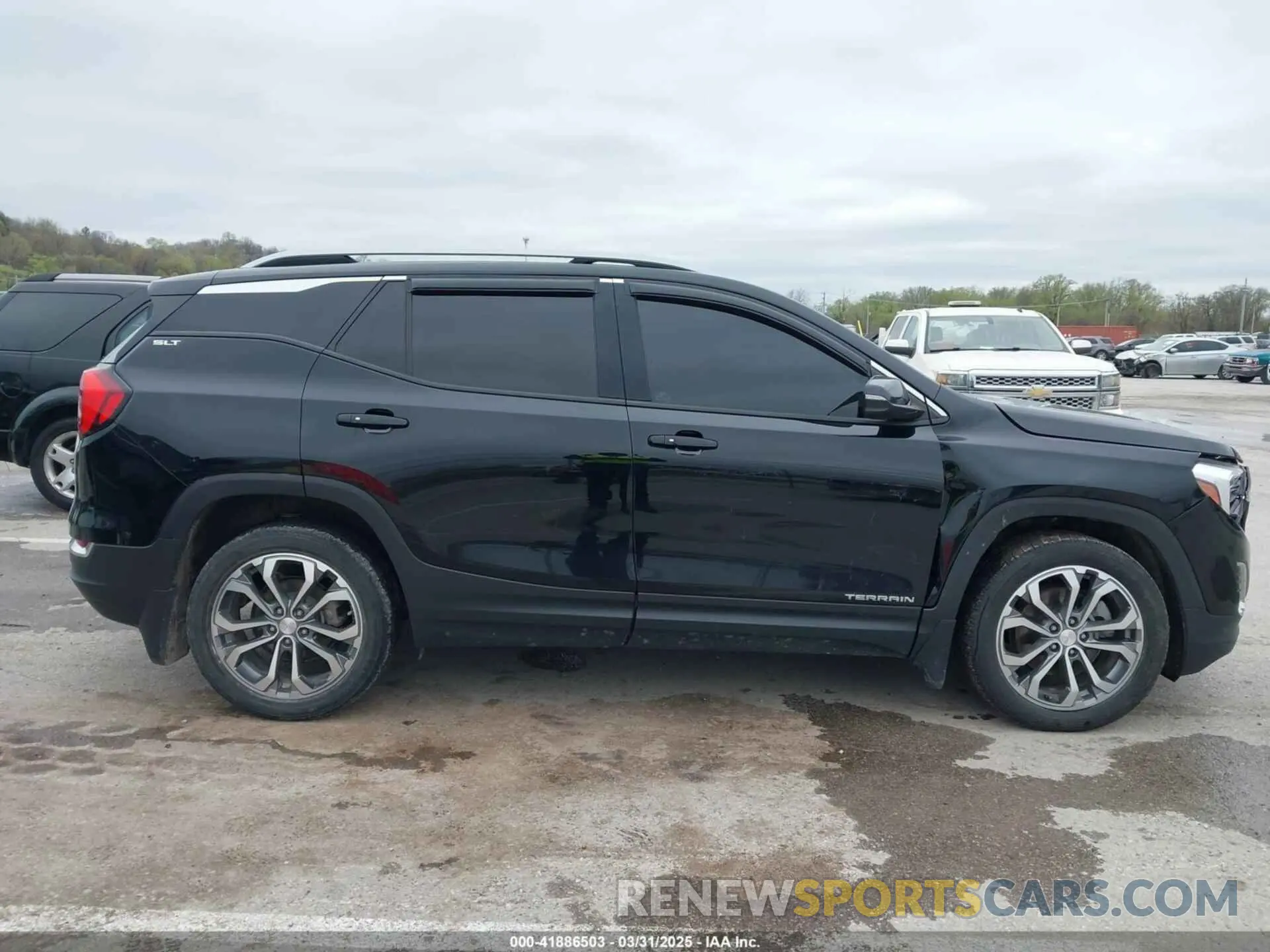 13 Photograph of a damaged car 3GKALVEX1LL300155 GMC TERRAIN 2020