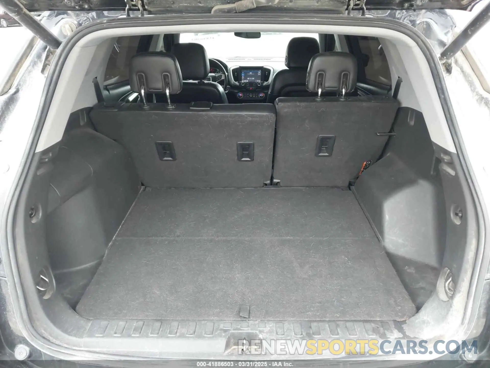 17 Photograph of a damaged car 3GKALVEX1LL300155 GMC TERRAIN 2020