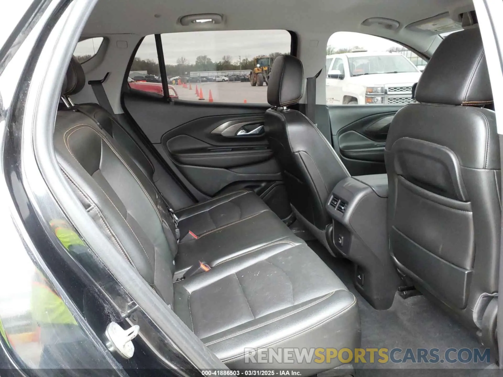 8 Photograph of a damaged car 3GKALVEX1LL300155 GMC TERRAIN 2020