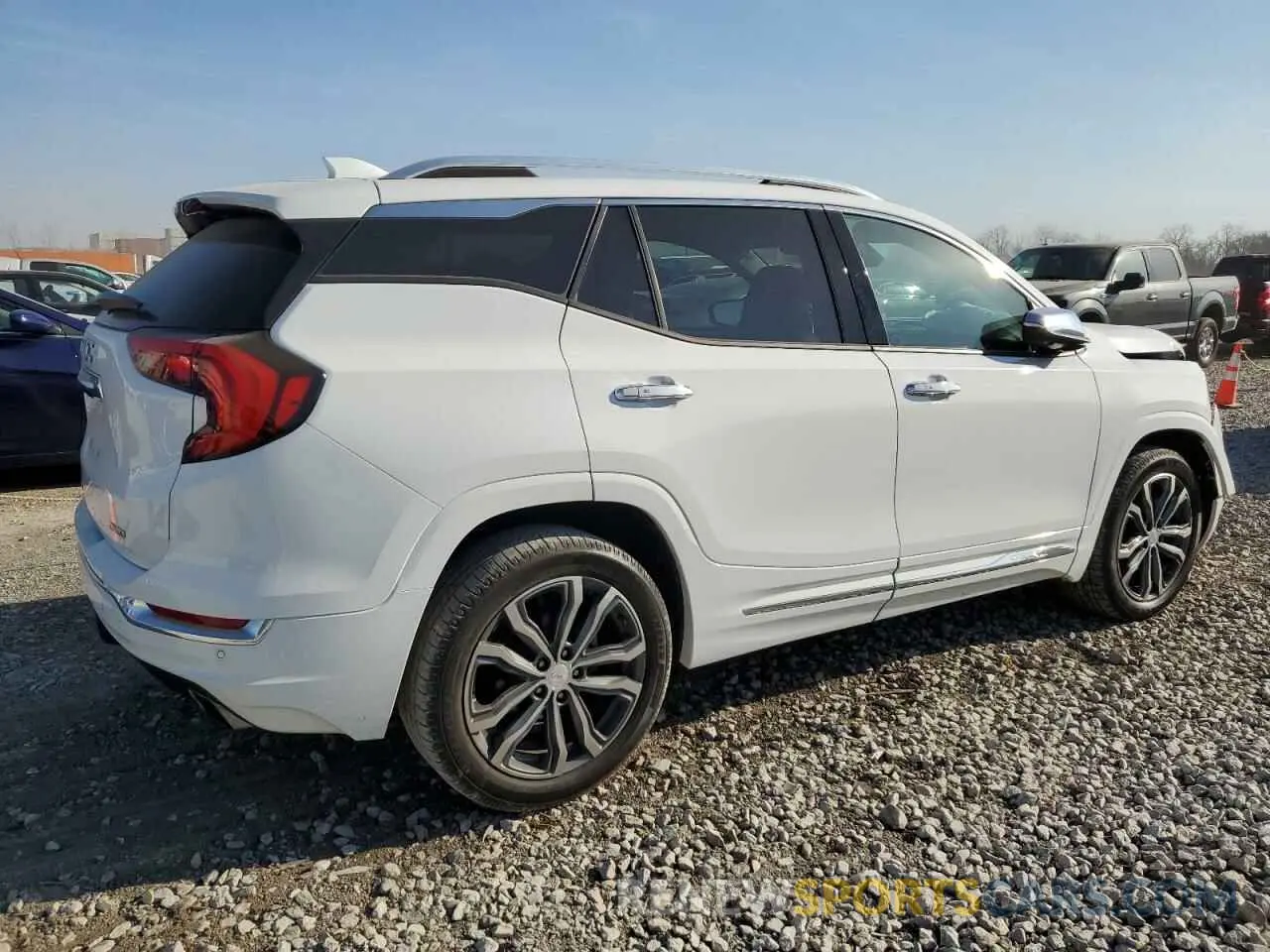 3 Фотография поврежденного автомобиля 3GKALXEX4LL146052 GMC TERRAIN 2020